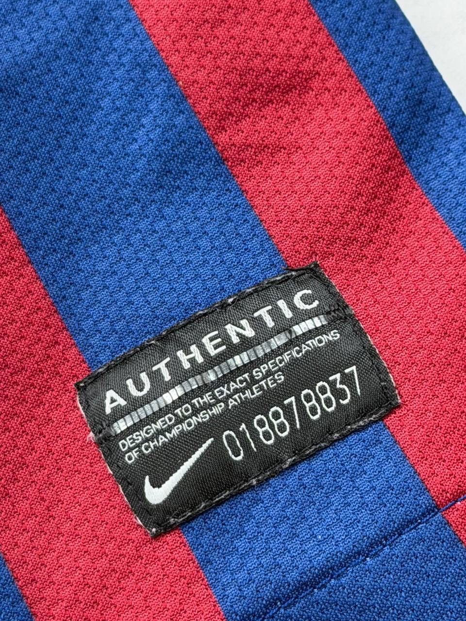 Nike Barcelona Home football shirt 2011 Soccer Nike Jersey Mens Size US M / EU 48-50 / 2 - 6 Thumbnail