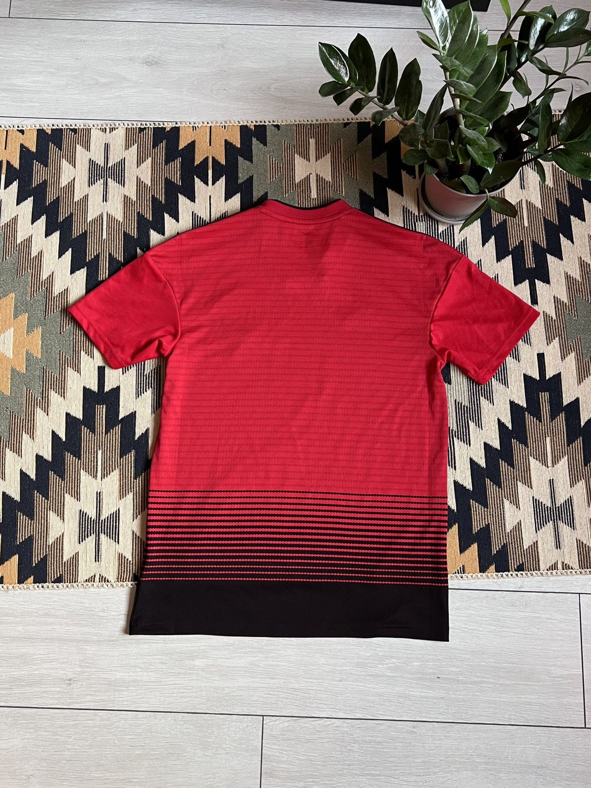Adidas Adidas Manchester United 2018-19 Soccer Jersey Size US S / EU 44-46 / 1 - 8 Thumbnail
