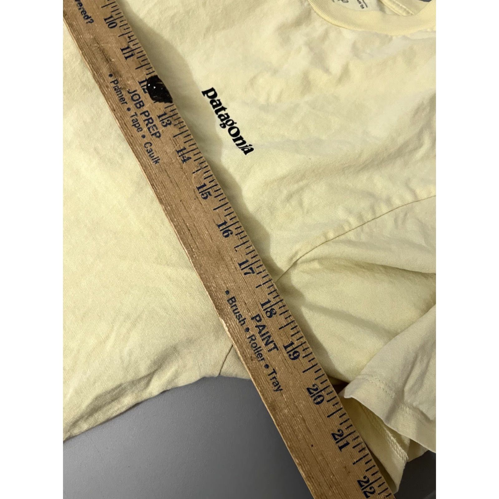 Patagonia Patagonia T-Shirt Adult Size S Yellow Double Sided Logo Short Sleeve Crew Neck Size US S / EU 44-46 / 1 - 5 Thumbnail