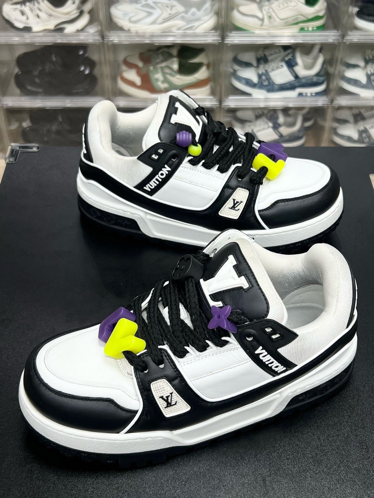 LV Trainer Maxi Black White Size 41.5