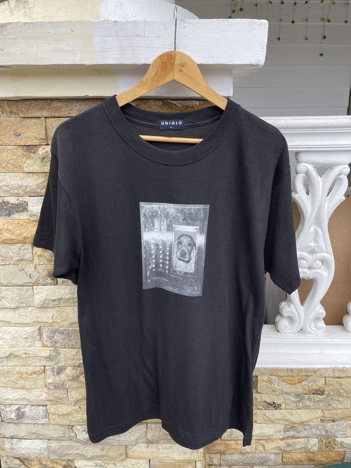 Uniqlo Rare🔥Vintage Uniqlo Dog Box Logo Tee Size US L / EU 52-54 / 3 - 2 Thumbnail