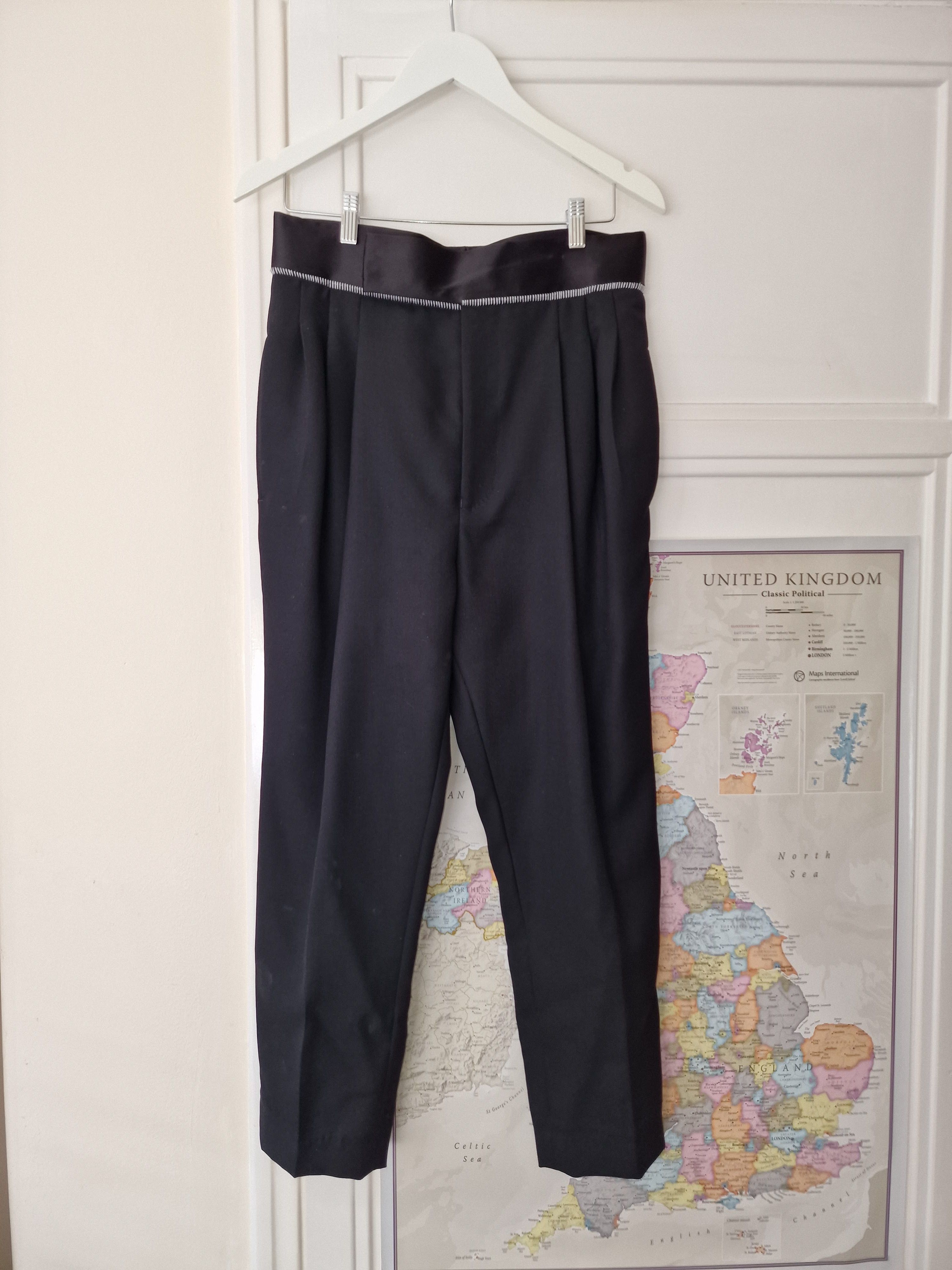Haider Ackermann SS18 Black High Waist Silk Waistband Pleated Trousers (46) Size US 30 / EU 46 - 1 Thumbnail