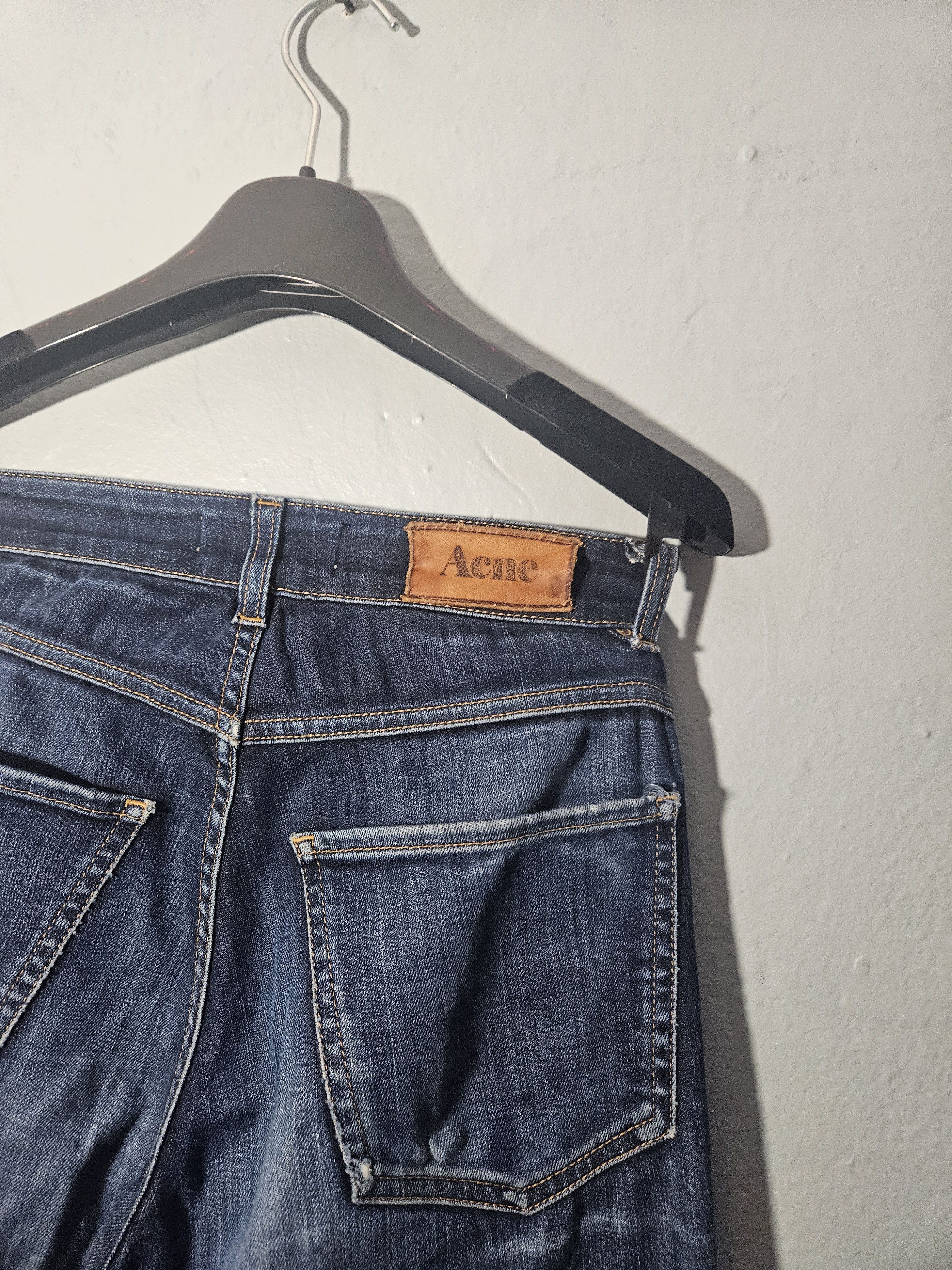 Acne Studios Dark Blue Leather Patch Vintage High Rise Denim Jeans Size 26" / US 2 / IT 38 - 2 Thumbnail