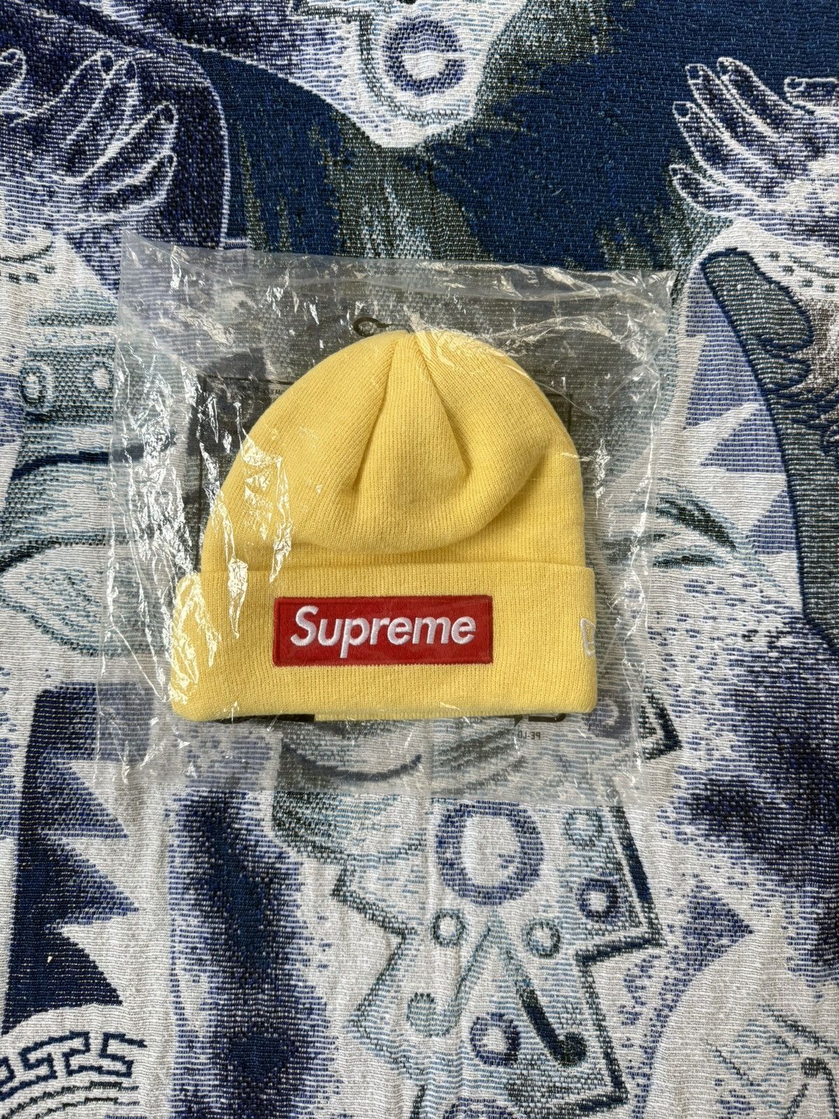 Supreme Supreme Box Logo Beanie Yellow Size ONE SIZE - 1 Thumbnail