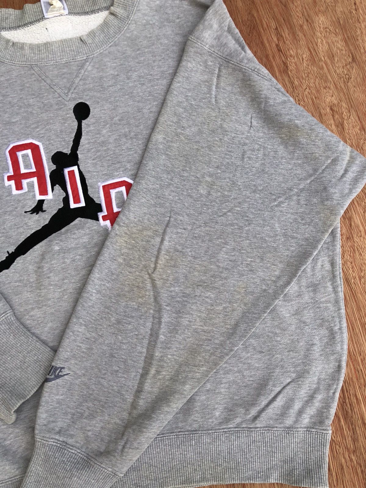 Nike × Vintage Vintage NIKE Air Jordan Embriodery Big Logo Design Crewneck Size US L / EU 52-54 / 3 - 8 Thumbnail