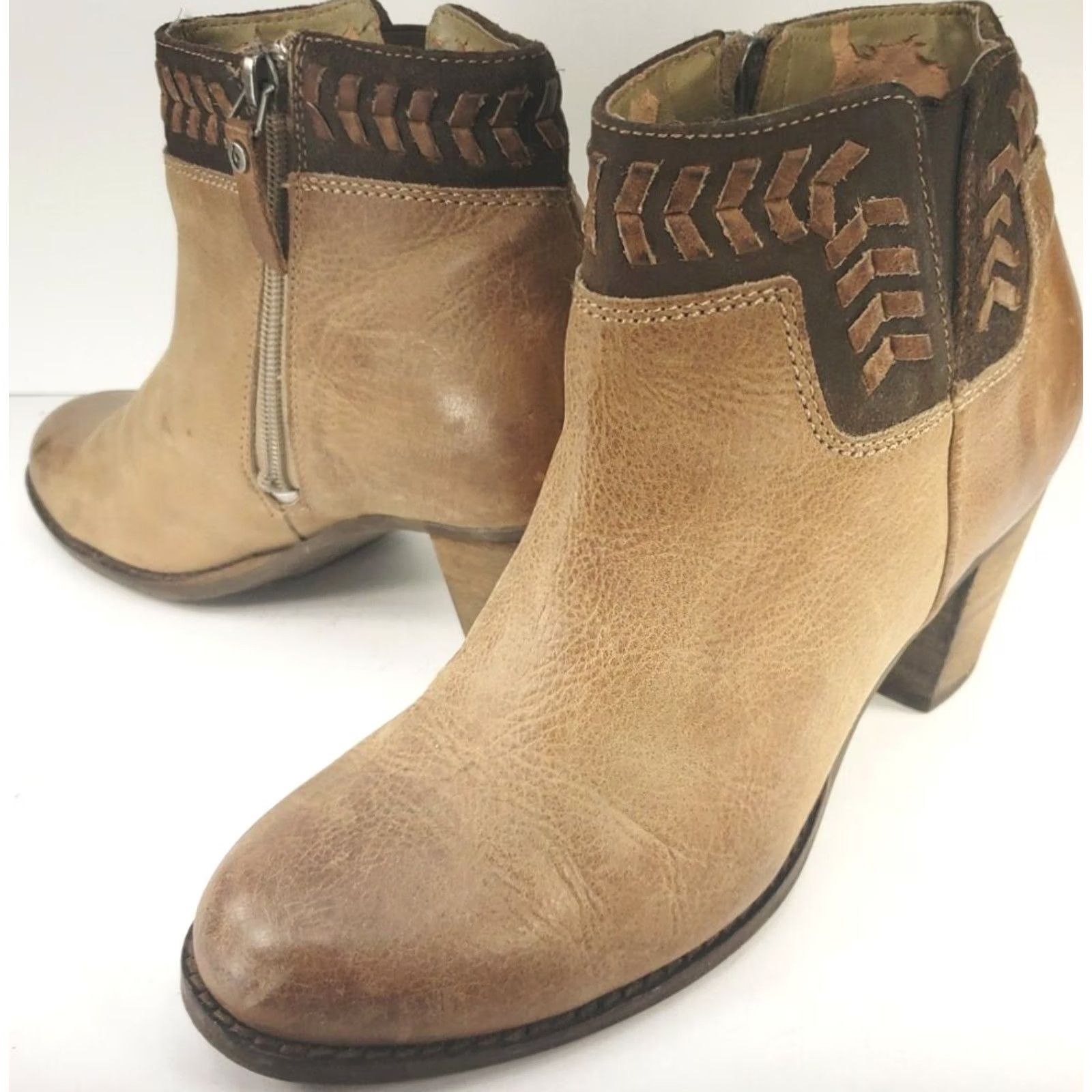 Olukai OluKai Kamahoi Women's 7B Boot Ankle Brown Side Zip Beaded Leather Casual Outdoor Travel Size US 7 / IT 37 - 2 Thumbnail