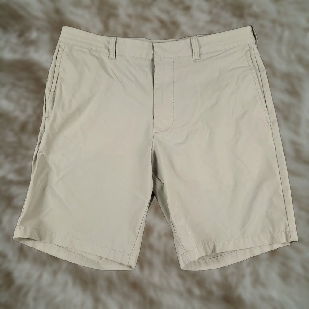 J.Crew J. Crew Shorts Mens 32 Beige Tech Casual Flat Front Chino Size US 32 / EU 48 - 1 Thumbnail