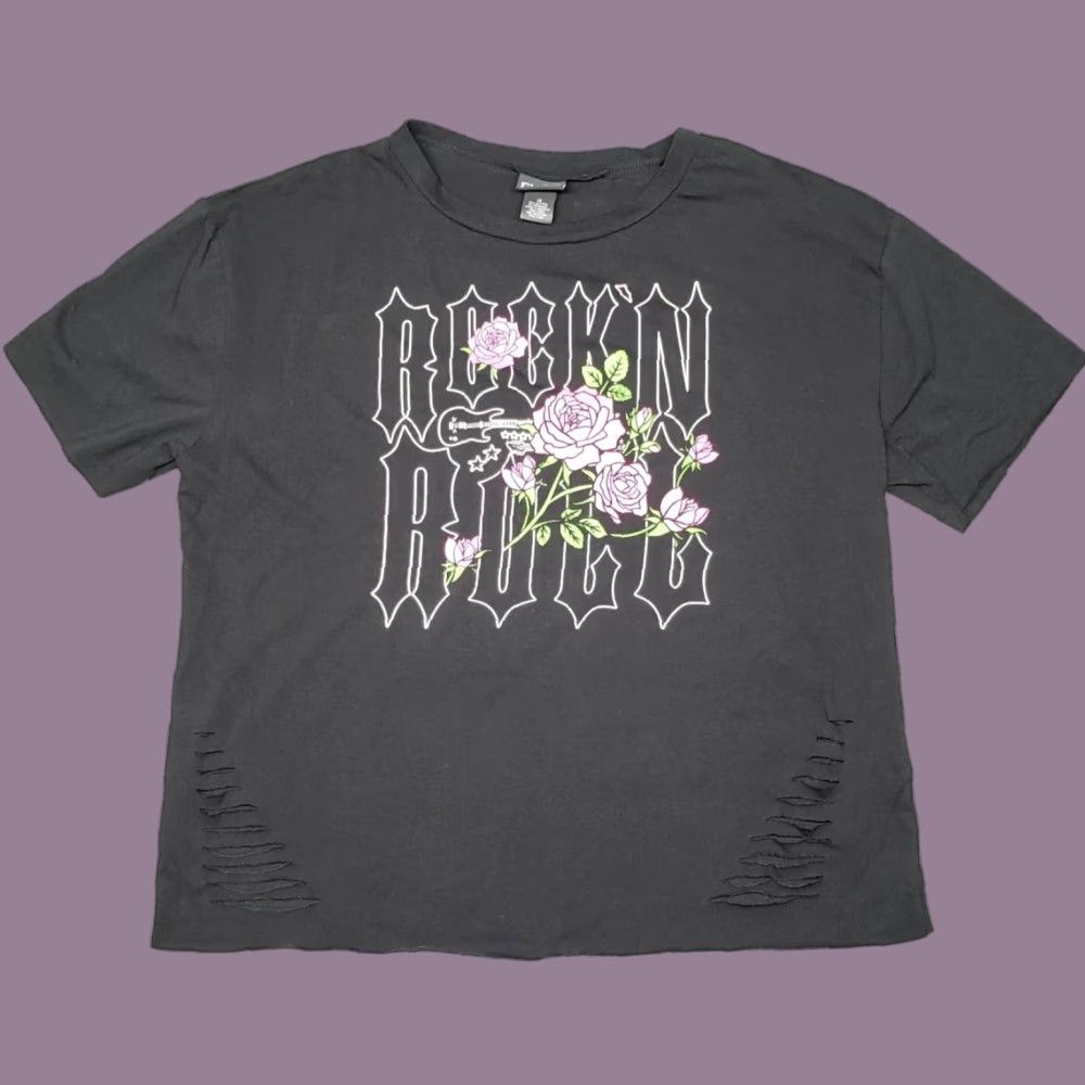 Vintage VINTAGE is not applicable; Rue21 Shirt Womens Plus 1X Black Rock N Roll Floral Graphic Side Slits T-Shirt 1X Black Womens Rock N Roll Floral Slits New Size XL / US 12-14 / IT 48-50 - 1 Thumbnail