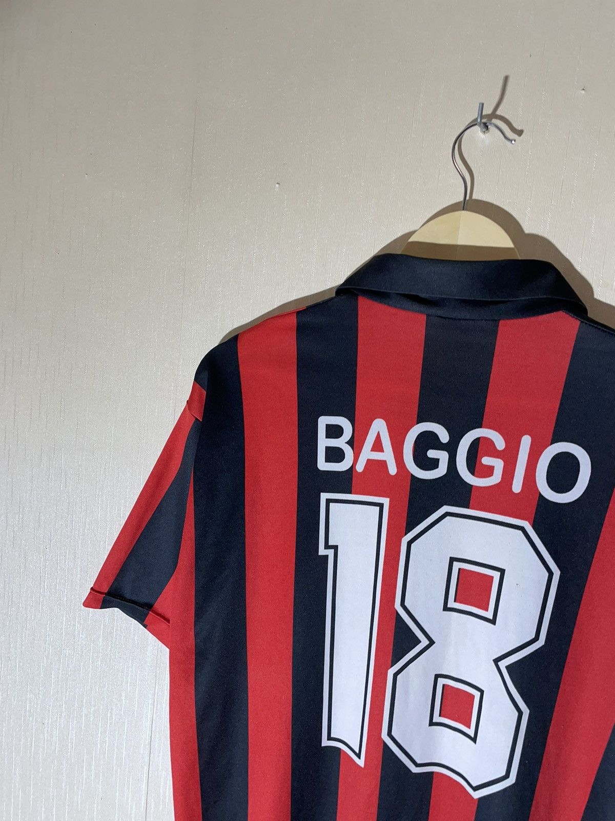 Vintage Baggio #18 Milan retro y2k jersey 90s Size US XL / EU 56 / 4 - 4 Thumbnail