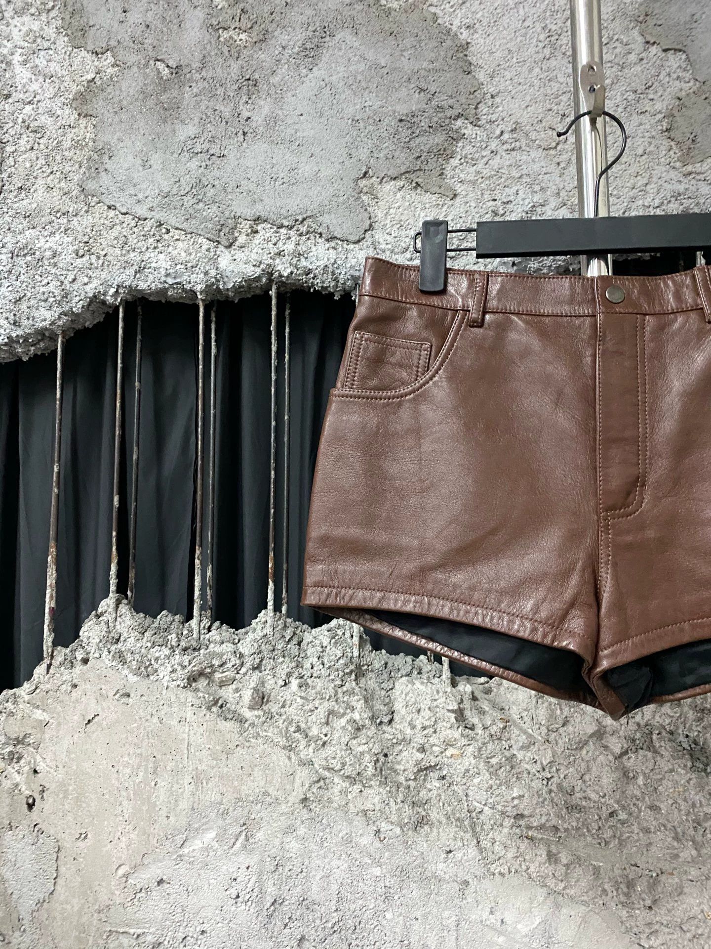 Saint Laurent Paris Saint Laurent SLP leather shorts Size 26" / US 2 / IT 38 - 3 Thumbnail