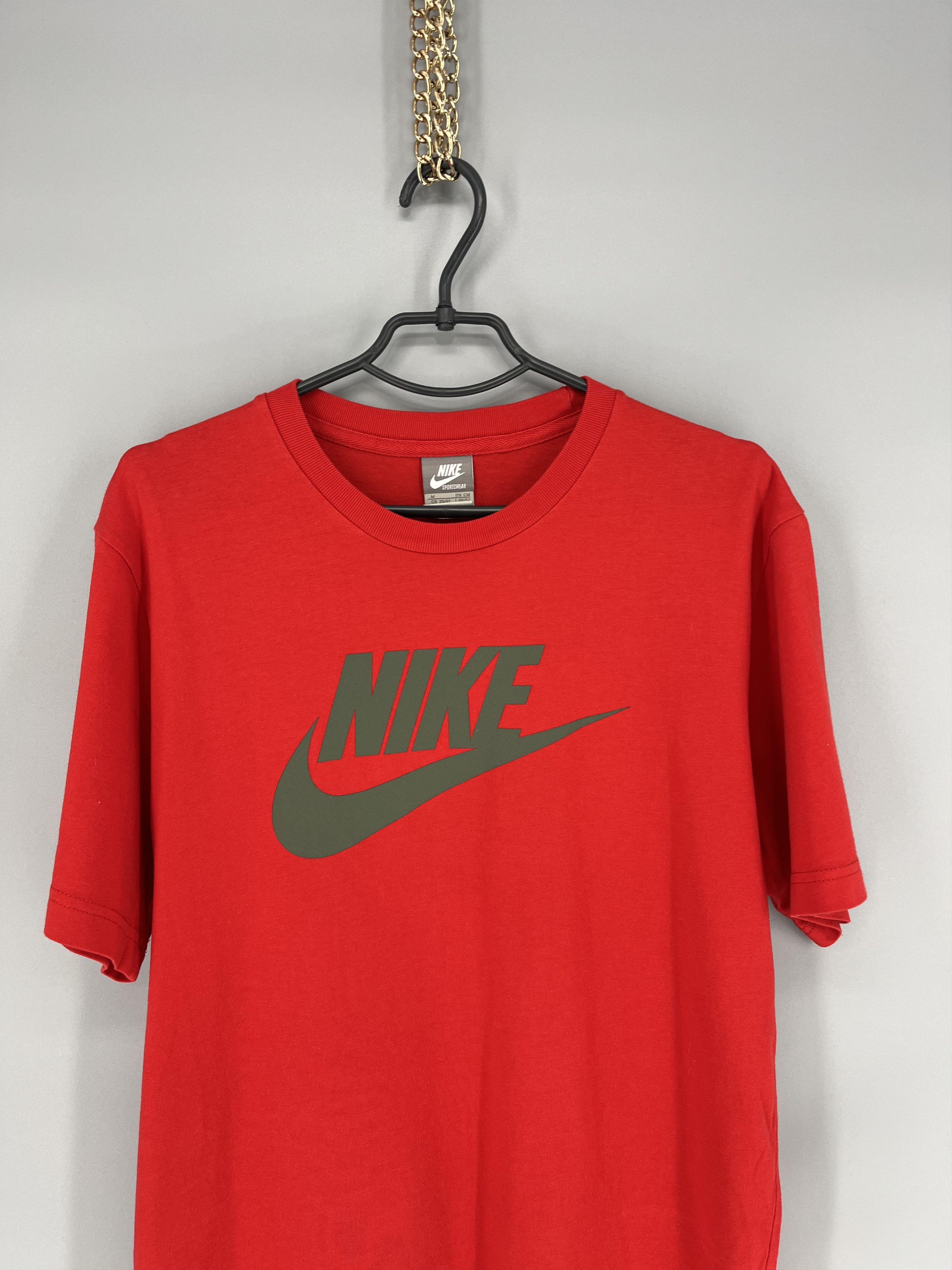 Nike Vintage Y2K Nike Big Swoosh RED T-Shirt Size US M / EU 48-50 / 2 - 4 Thumbnail