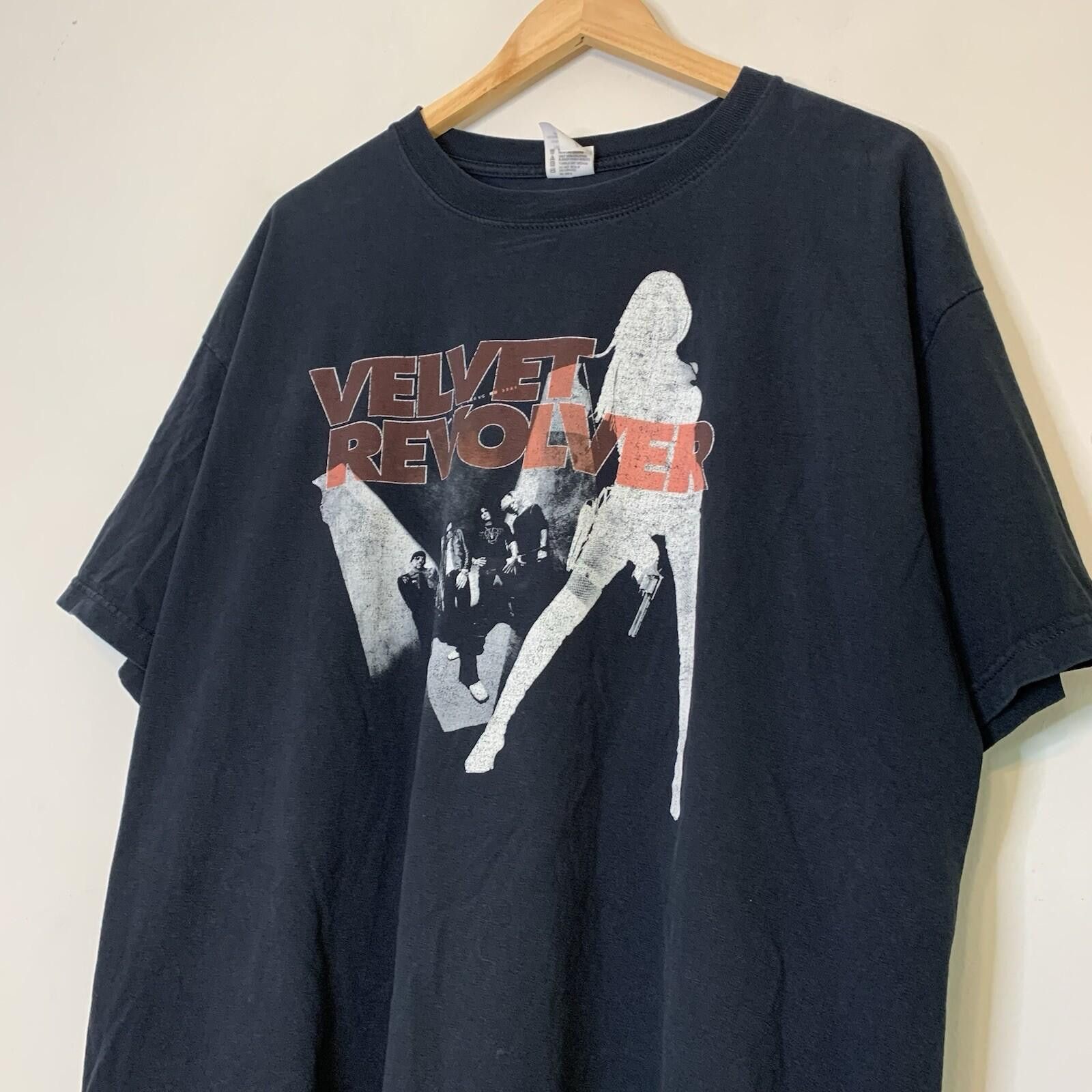 Vintage Vintage 2005 Velvet Revolver Tour Band Shirt Black Size XL Size US XL / EU 56 / 4 - 2 Thumbnail
