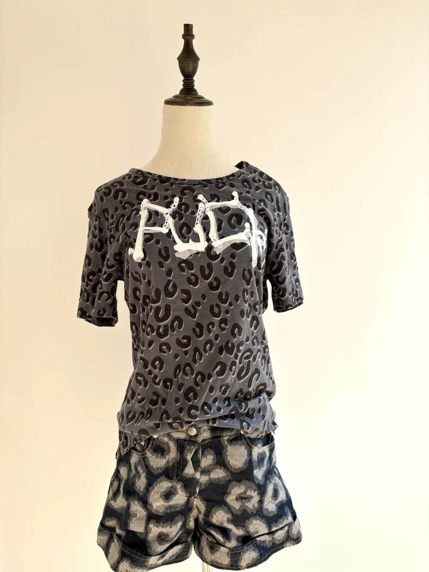 Vivienne Westwood vivienne westwood gray leopard print t-shirt Size L / US 10 / IT 46 - 1 Thumbnail