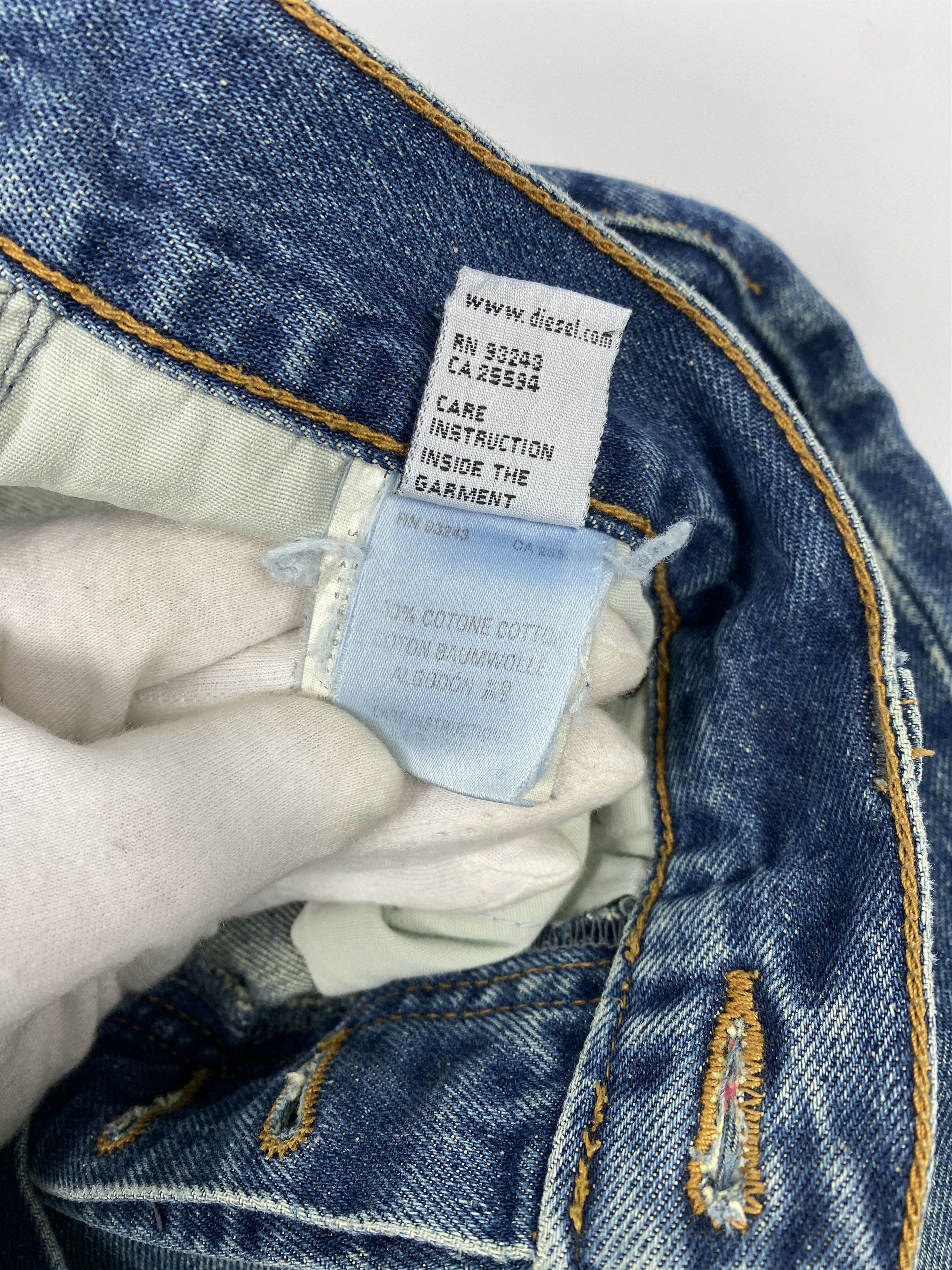 Diesel × Vintage Vintage Men`s Diesel Regular Fit Blue Denim Jeans Size 33 Size US 33 - 12 Thumbnail