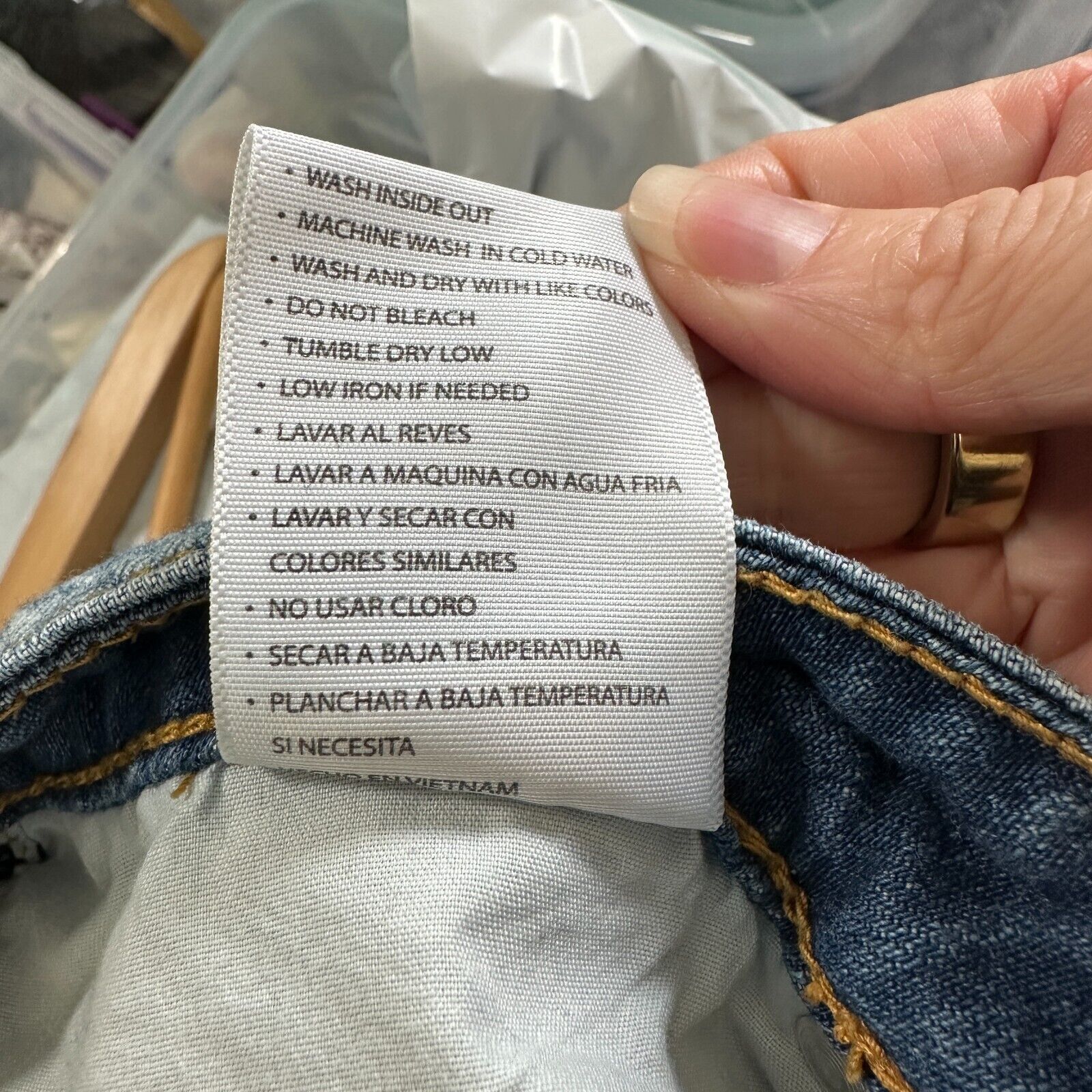 Other Kancan Medium Wash Mid-Rise Distressed Raw Hem Shorts 28 Size 28" / US 6 / IT 42 - 9 Thumbnail