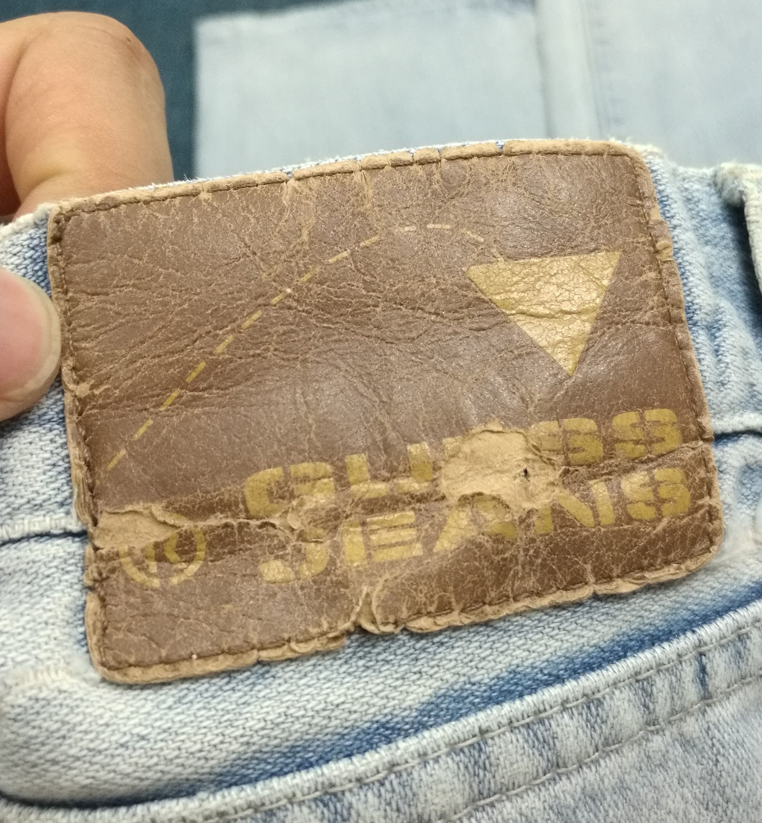 Guess Vintage Guess Light Wash Jeans Distressed Denim Size US 36 / EU 52 - 13 Thumbnail