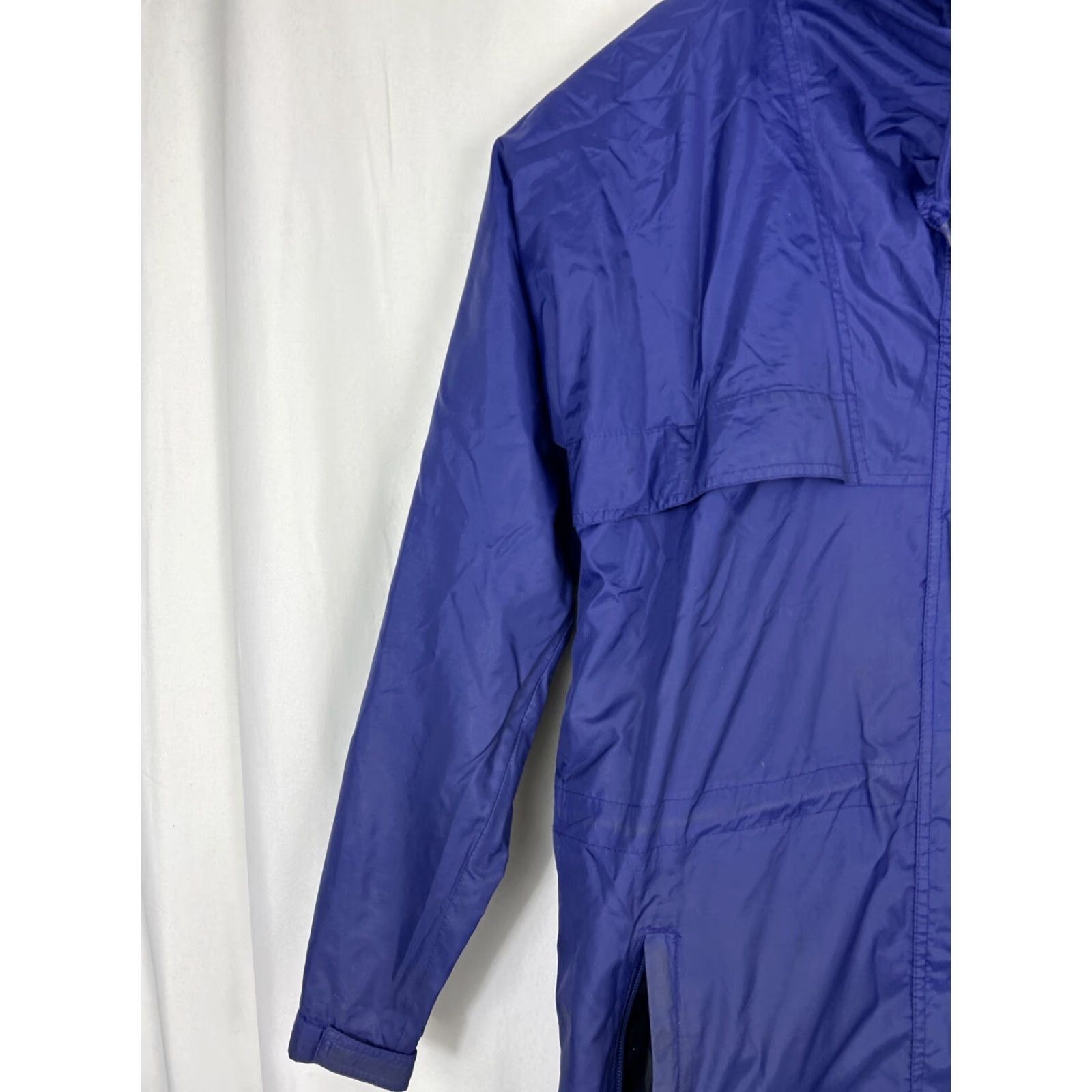 Helly Hansen VINTAGE Helly Hansen Mens Jacket Rain Coat Packable Blue L Size Small Holes Vented Size US L / EU 52-54 / 3 - 2 Thumbnail
