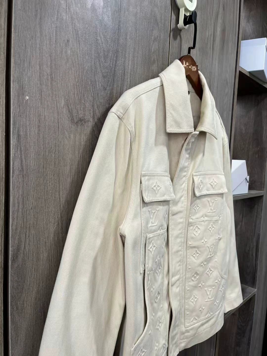 Louis Vuitton Louis Vuitton Off-White Large Pocket Jacket 44 Size US S / EU 44-46 / 1 - 2 Thumbnail