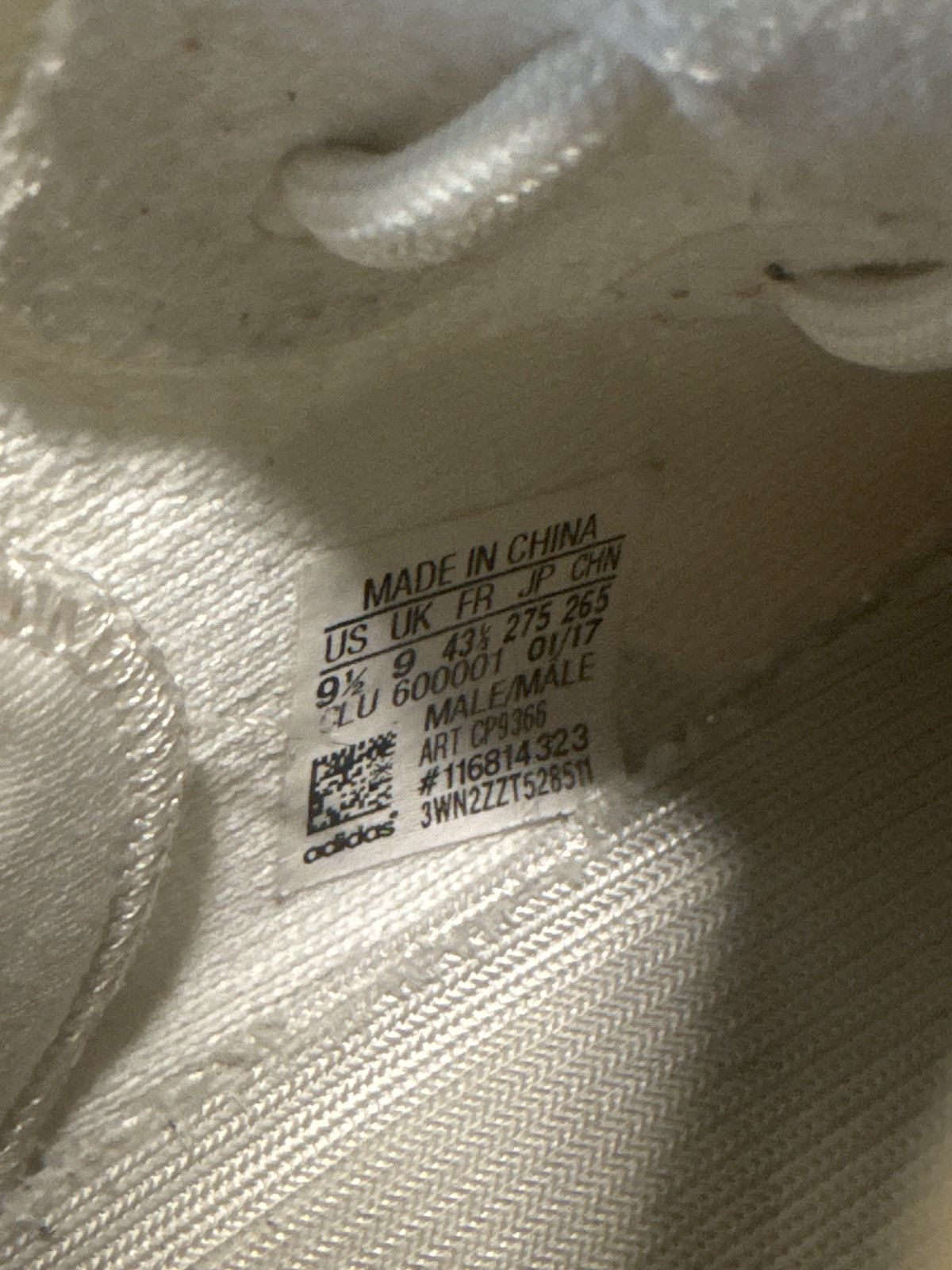 Adidas Yeezy Cream V2’s No Box Yellow Bottom Solid Upper Size US 9.5 / EU 42-43 - 5 Thumbnail