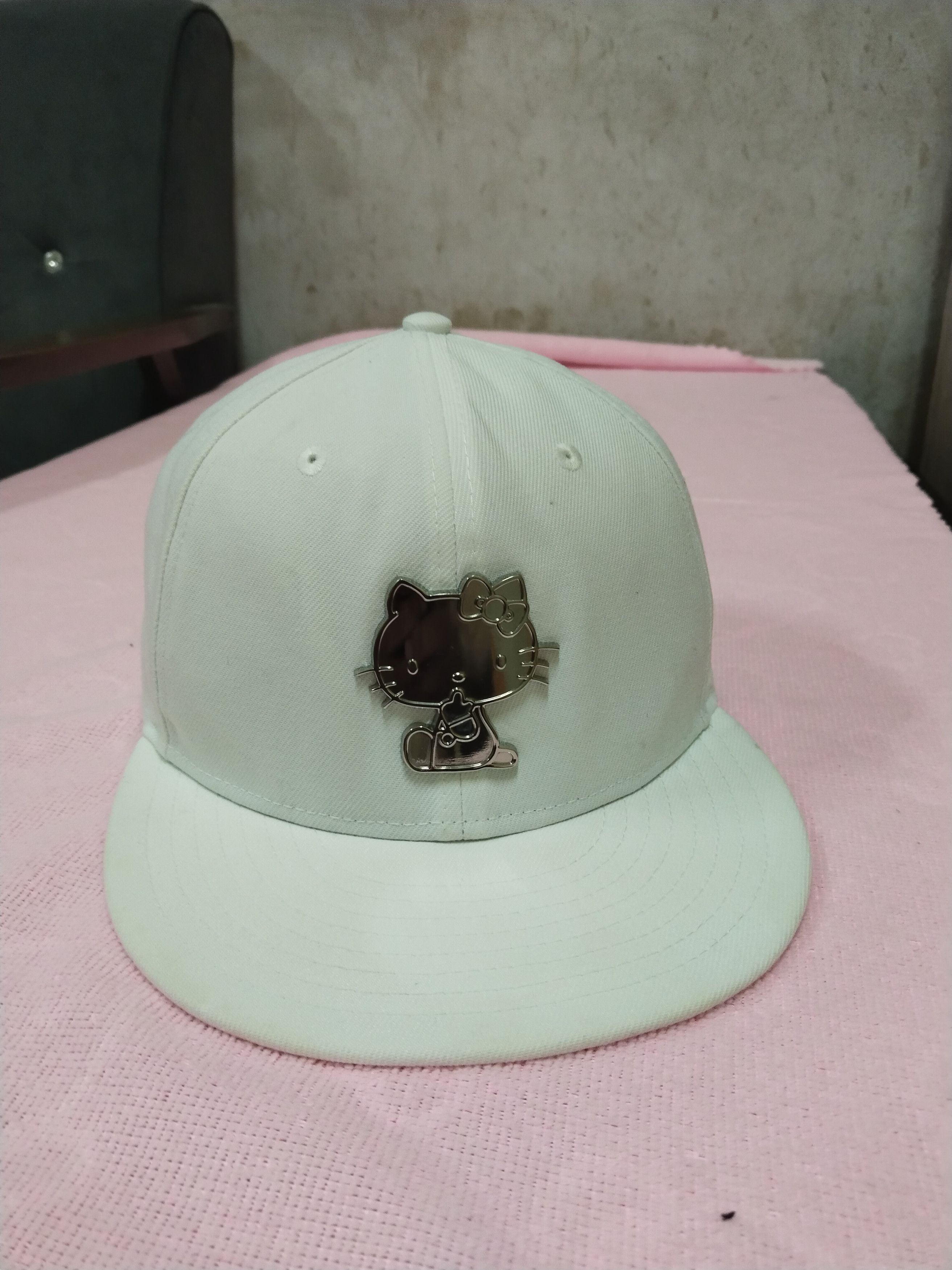 New Era RARE NEW ERA X Hello Kitty METAL EMBROIDERY CAP Size ONE SIZE - 1 Thumbnail