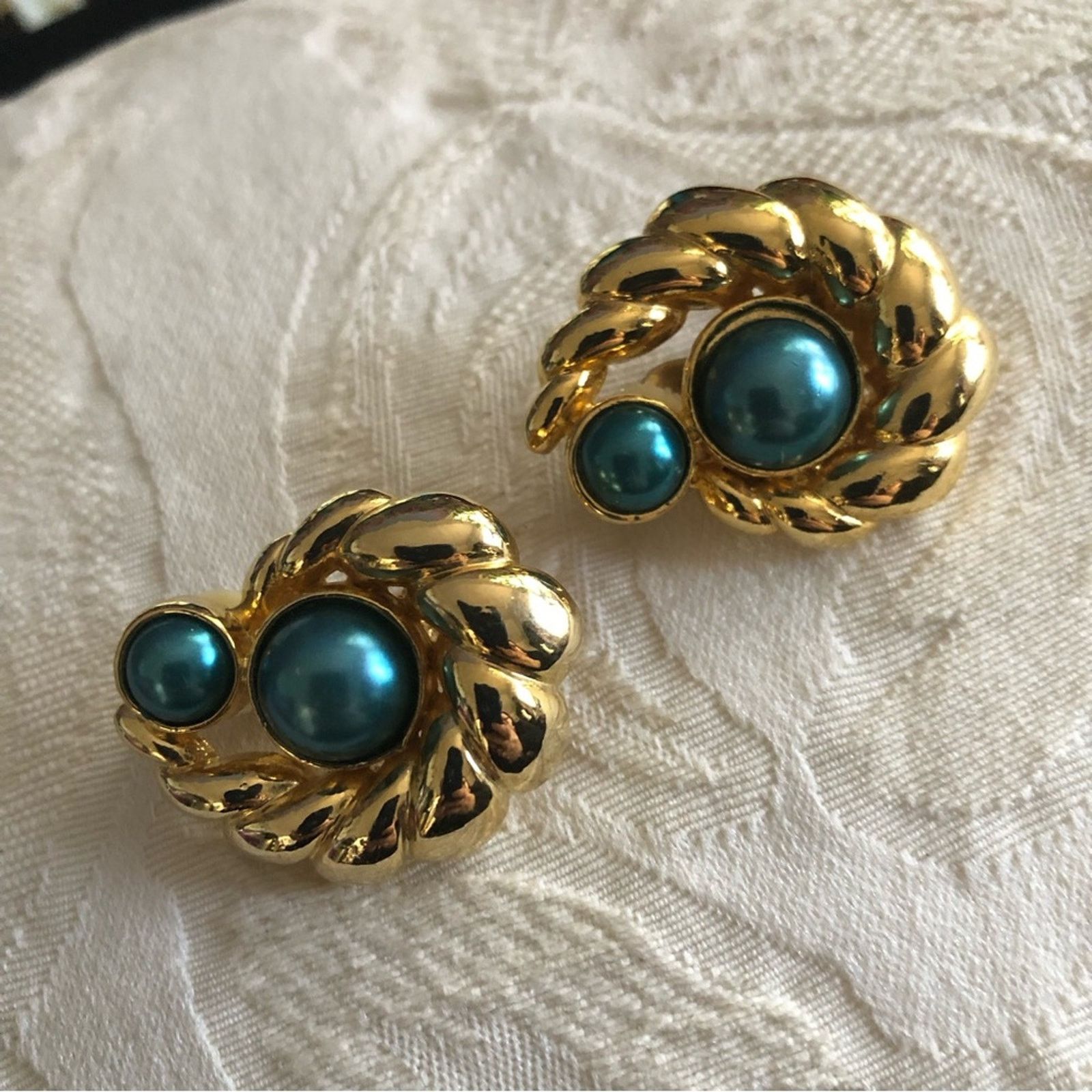 Vintage Vintage dual teal blue pearl gold swirl clip on earrings Size ONE SIZE - 2 Thumbnail