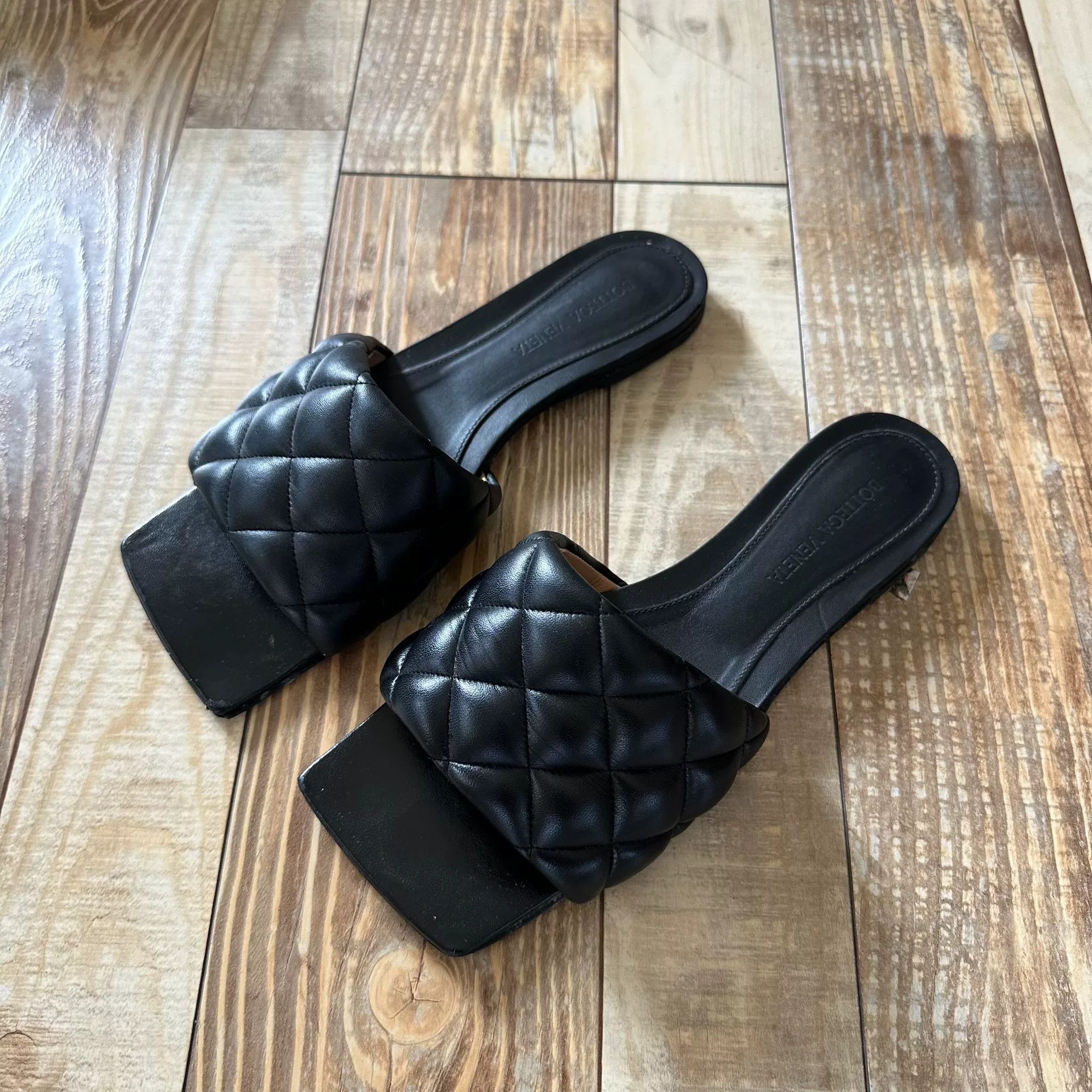 Bottega Veneta Bottega Veneta Quilted Leather Slippers Size US 7 / IT 37 - 1 Thumbnail