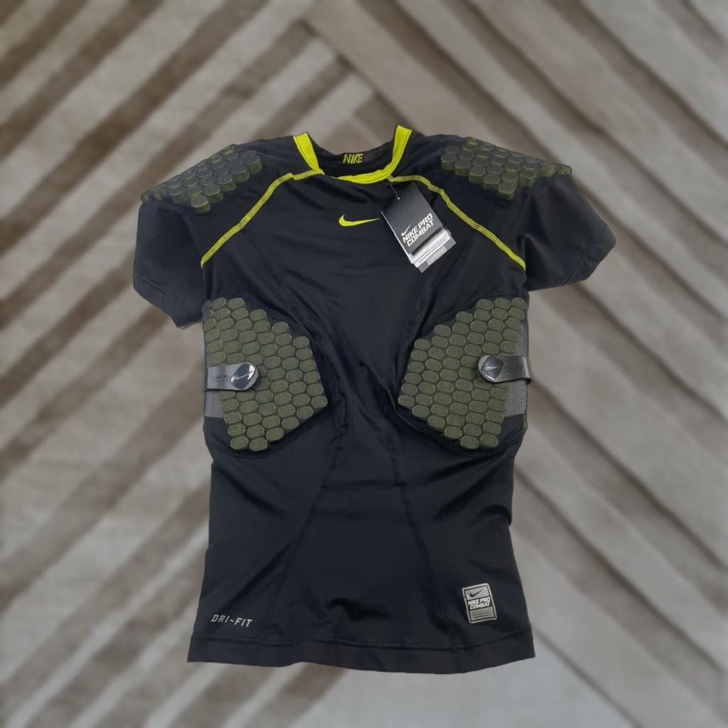 Nike NWT Nike Pro Combat Padded Shirt Men's Large Black Jersey Football Size US L / EU 52-54 / 3 - 1 Thumbnail