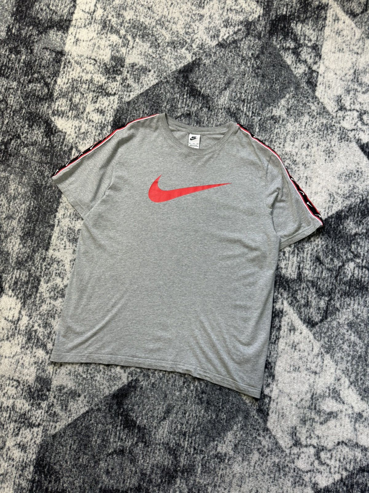 Nike Vintage Nike T shirt Big Logo Swoosh Lamps Y2K Sportswear Size US XXL / EU 58 / 5 - 1 Thumbnail
