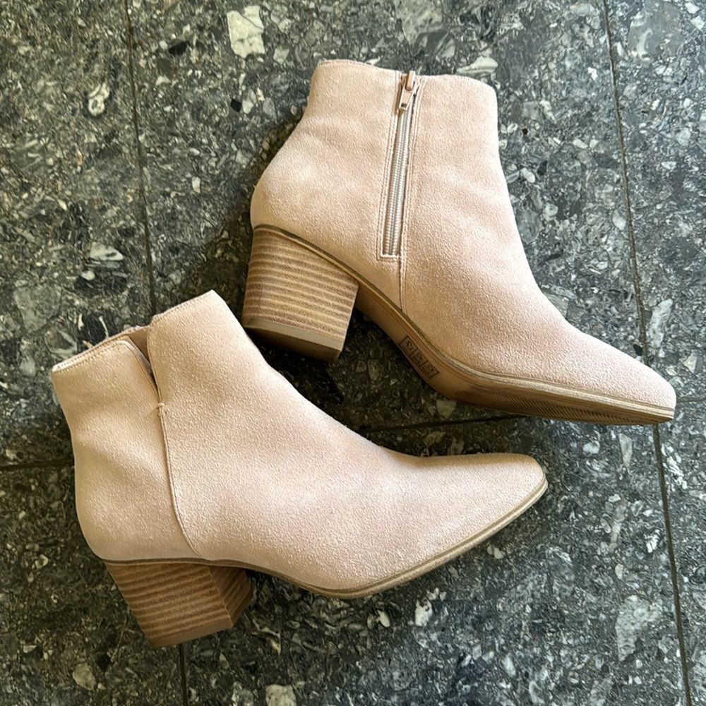 Aldo Aldo Blanka blush suede stacked wood grain heel booties. Zi Size US 8.5 / IT 38.5 - 3 Thumbnail