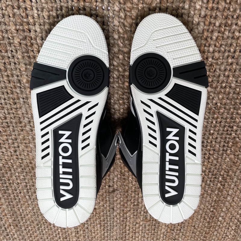 Louis Vuitton Louis Vuitton Classic Trainer High-Top Sneakers -2508 Size US 10.5 / EU 43-44 - 4 Thumbnail
