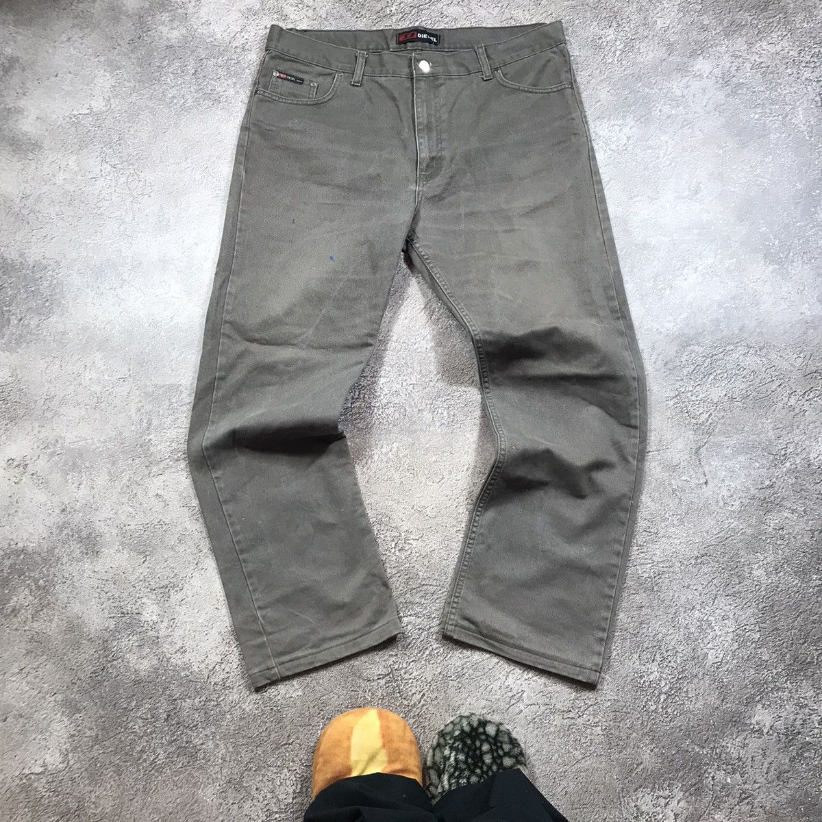 Vintage Vintage Diesel Baggy Distressed Jeans Streetwear Y2K Logo 35 Size US 35 - 2 Thumbnail