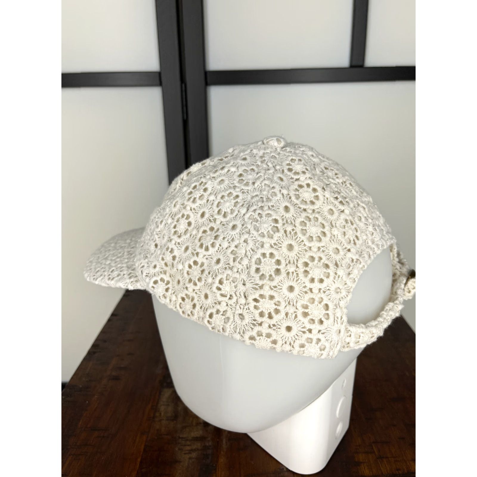 Vintage isa & stef Hat Womens One Size White Crochet Floral Cotton Lined Strap Back Size ONE SIZE - 5 Thumbnail