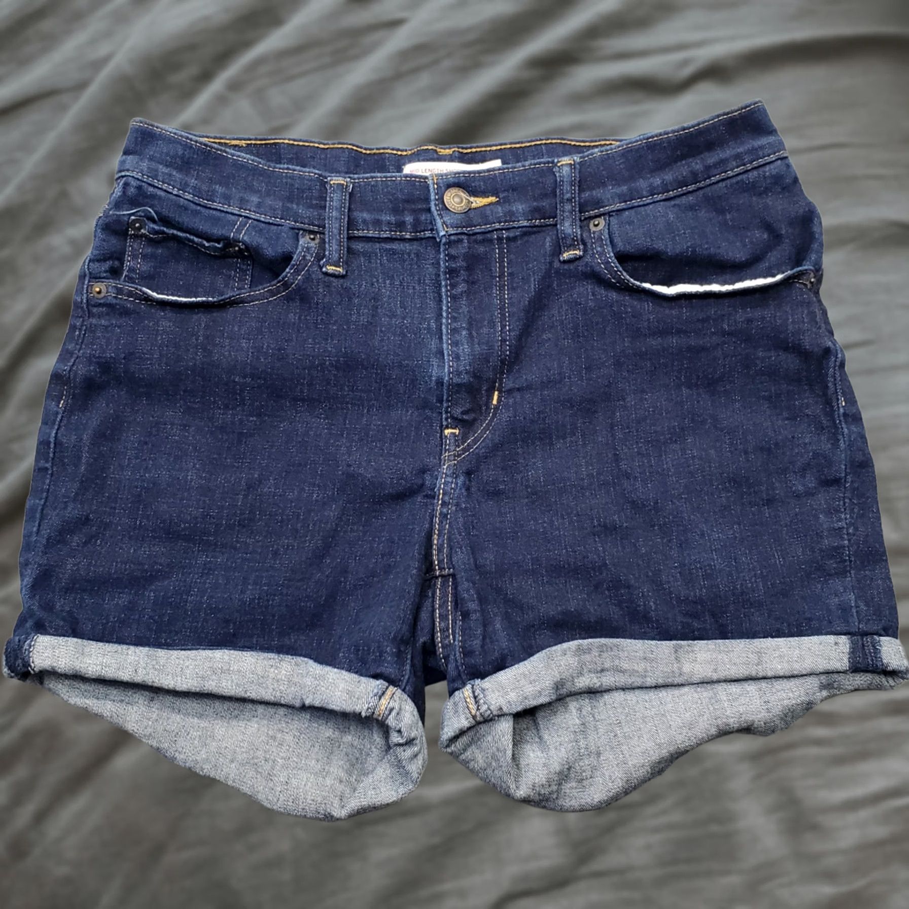 Levi's Levi's Womens Bermuda Shorts Size 31 Blue Denim Red Tab Low Waist Cuffed Mid Length 5-Pocket Design Size 24" / US 00 / IT 34 - 1 Thumbnail