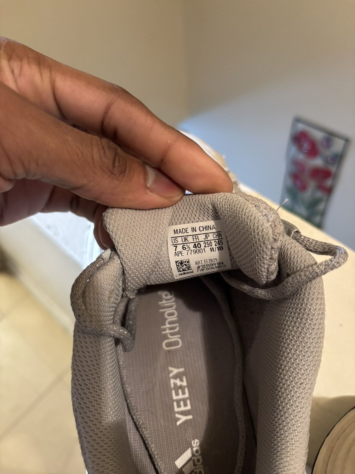 Yeezy Adidas Yeezy Boost 700 V2 “Static” – Size 7 (Authentic) Size US 7 / EU 40 - 6 Thumbnail