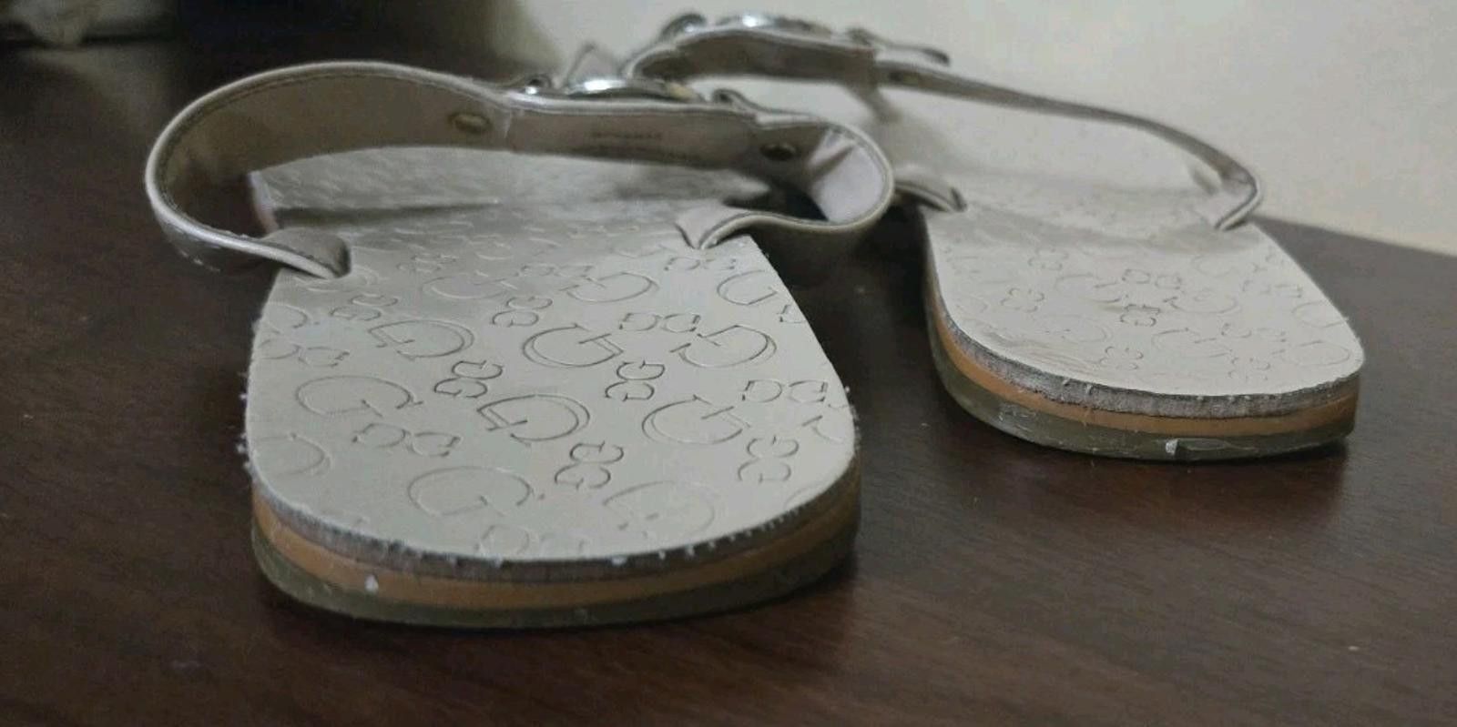 Other Guess T-Strap Thong Sandals Flip Flops Flats Beige Cream Tan Size US 7 / IT 37 - 6 Thumbnail