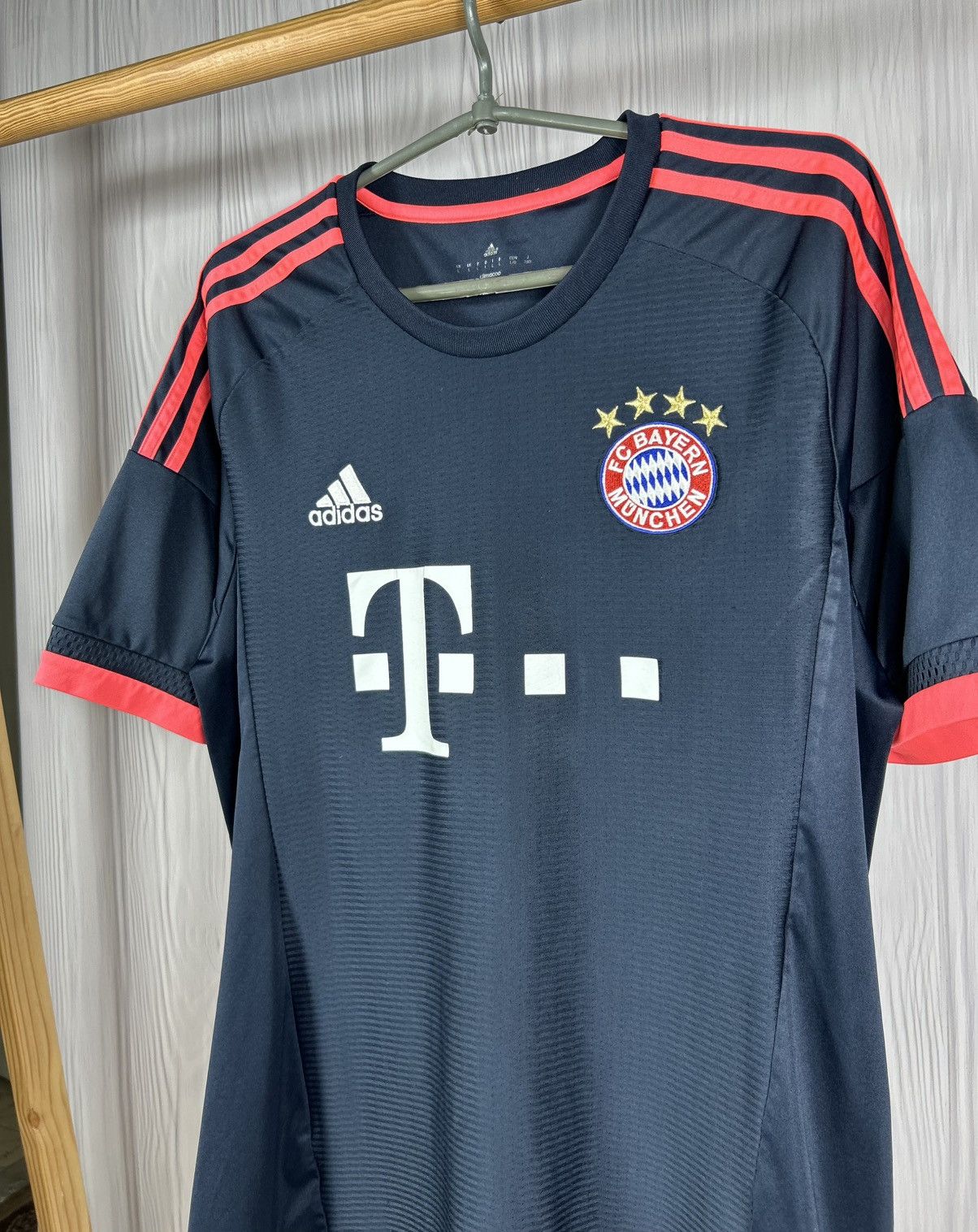 Adidas Bayern Munchen 2015/16 Soccer Jersey Adidas Size L Size US L / EU 52-54 / 3 - 2 Thumbnail