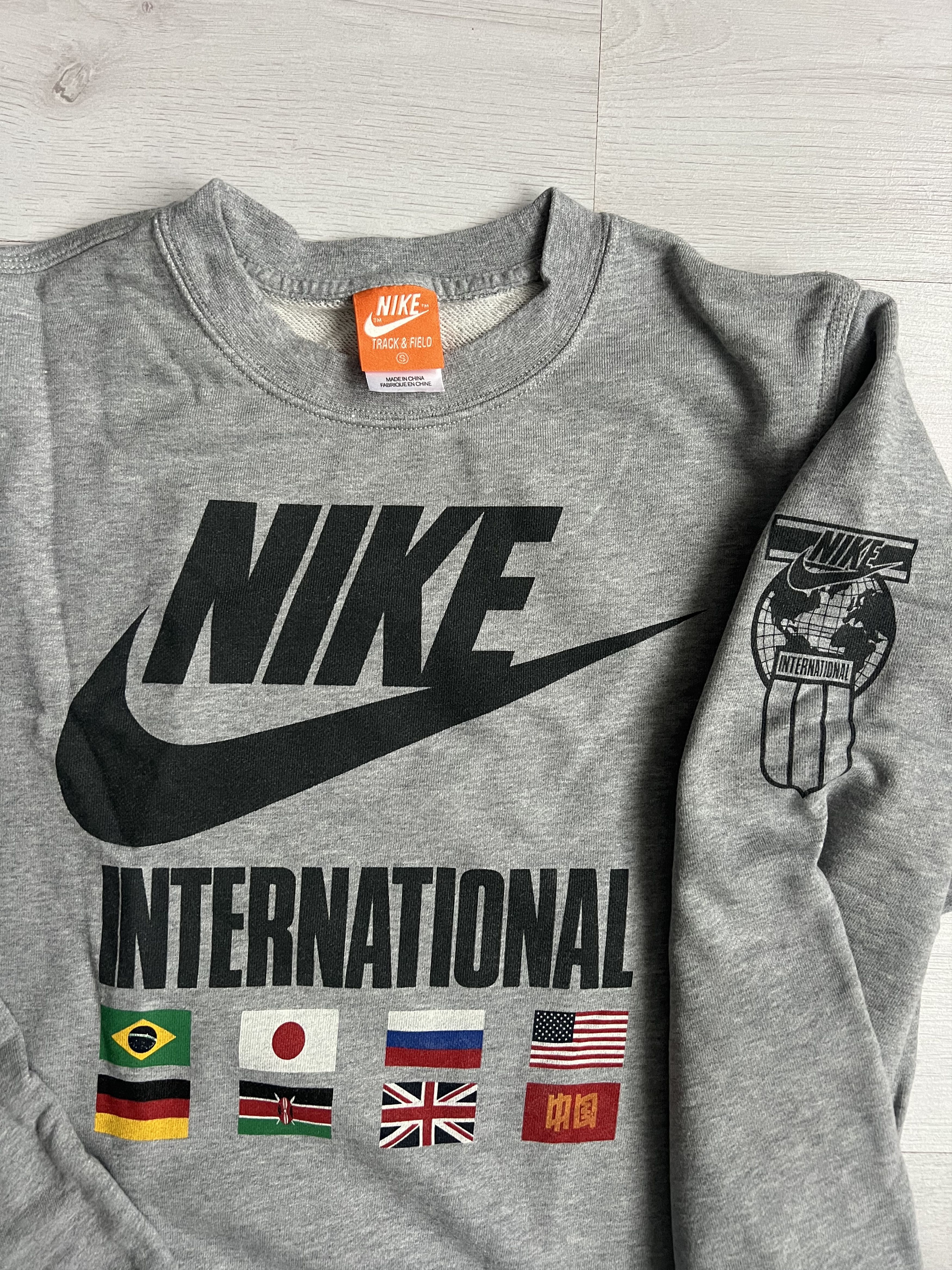 Nike Vintage Nike Sportswear Track & Field Crewneck International Size US S / EU 44-46 / 1 - 2 Thumbnail