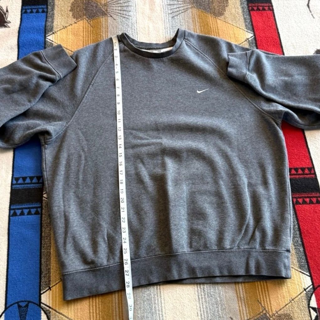 Nike VINTAGE Nike Gray Crewneck Sweatshirt Size XL Embroidered Swoosh Y2K Size US XL / EU 56 / 4 - 7 Thumbnail