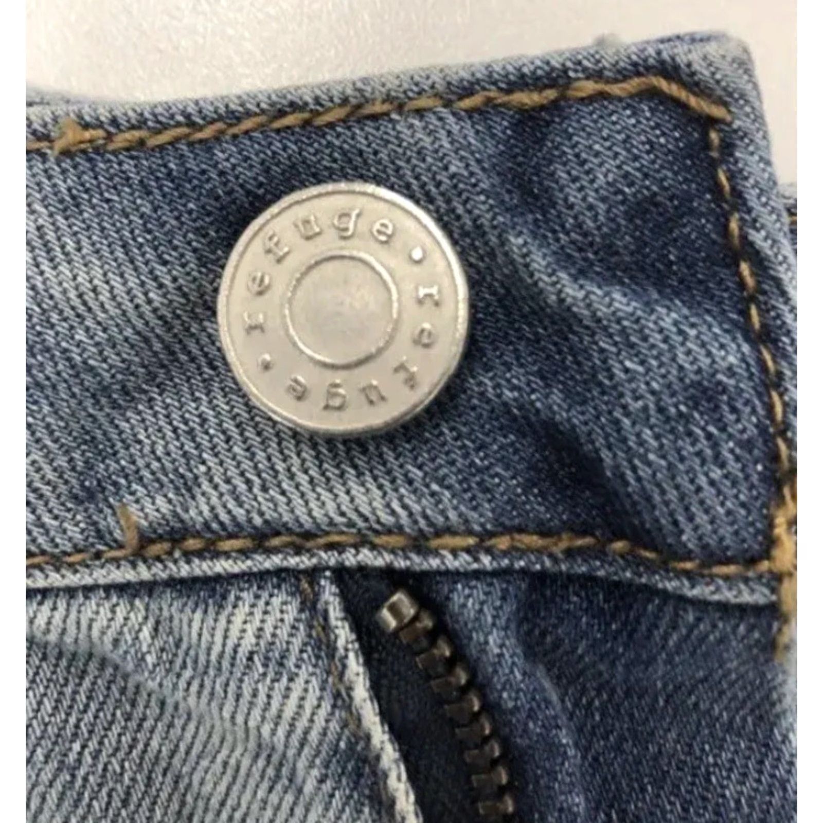 Denime REFUGE Hi-Rise Cheeky Distressed Blue Washed Denim Jean Shorts Woman 0 Regular Denim Cut-Off Blue Womens Shorts Size 25" / US 0 / IT 36 - 4 Thumbnail