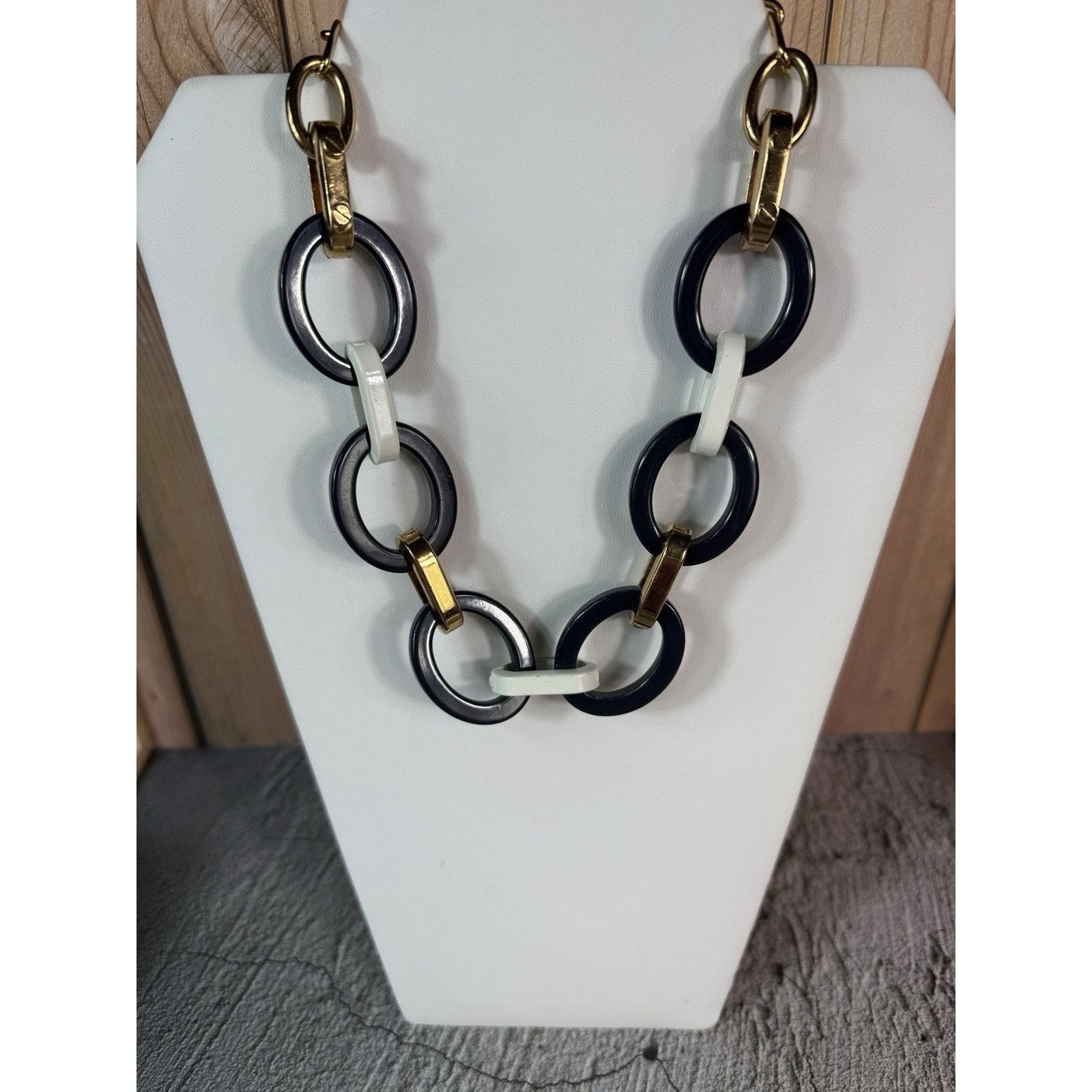 Kate Spade Kate Spade New York $299 Gold and Navy Blue Oval Necklace Size ONE SIZE - 2 Thumbnail