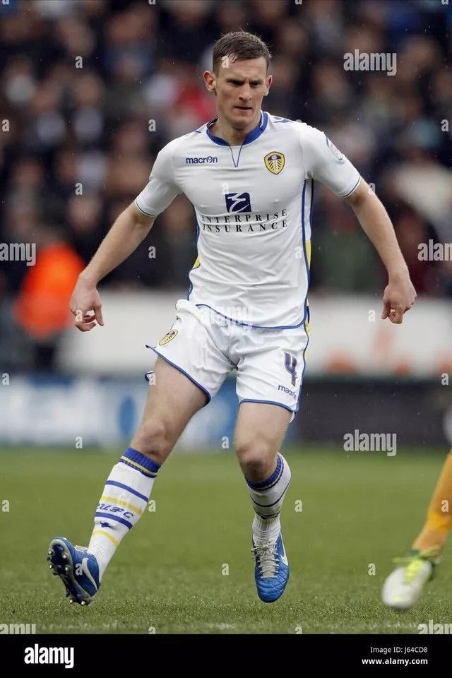 Vintage LEEDS UNITED 2012 2013 HOME FOOTBALL SHIRT SOCCER JERSEY Size US XL / EU 56 / 4 - 8 Thumbnail