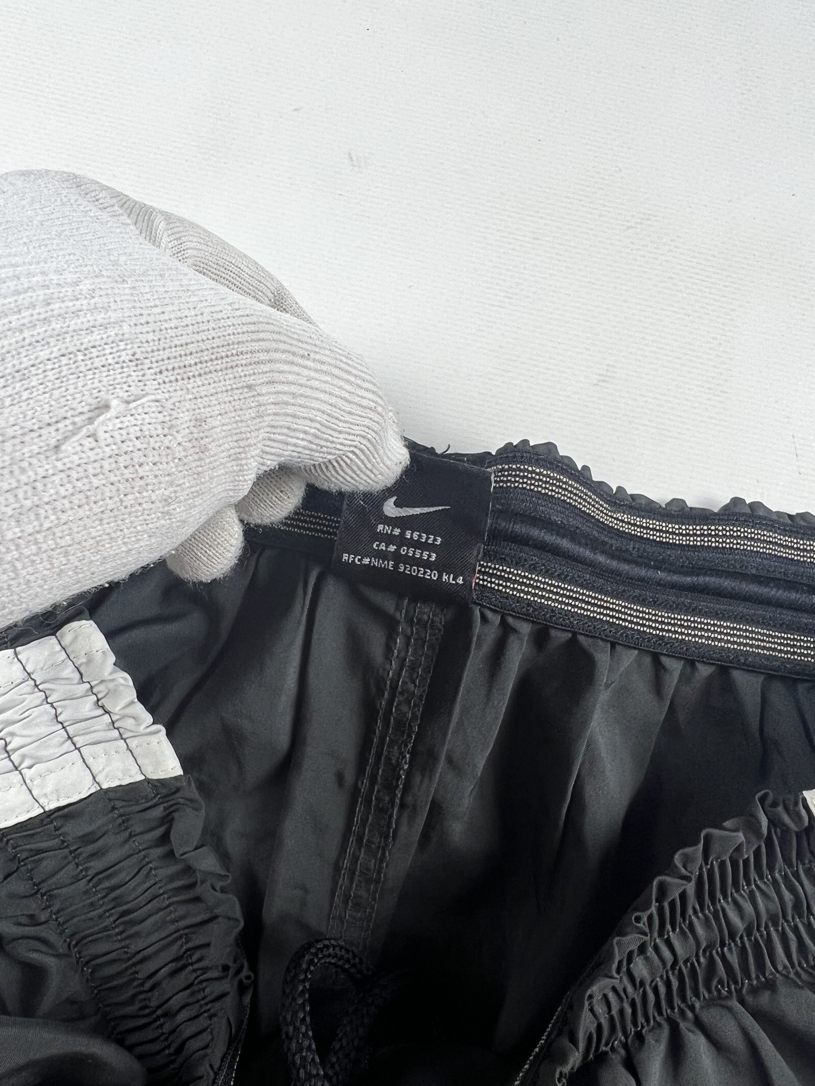 Nike × Vintage Vintage Nike Nylon Shorts Size US 36 / EU 52 - 4 Thumbnail