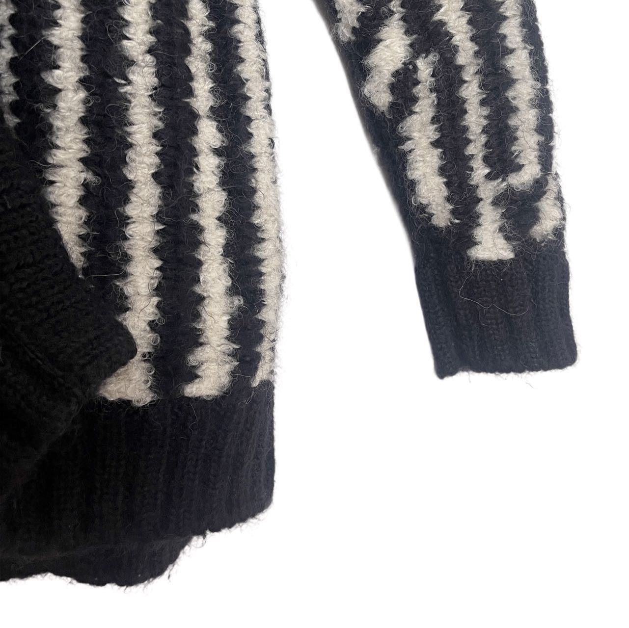 Yves Saint Laurent Yves Saint Laurent Hooded Alpaca Knit Cardigan K26WX Size US XS / EU 42 / 0 - 4 Thumbnail