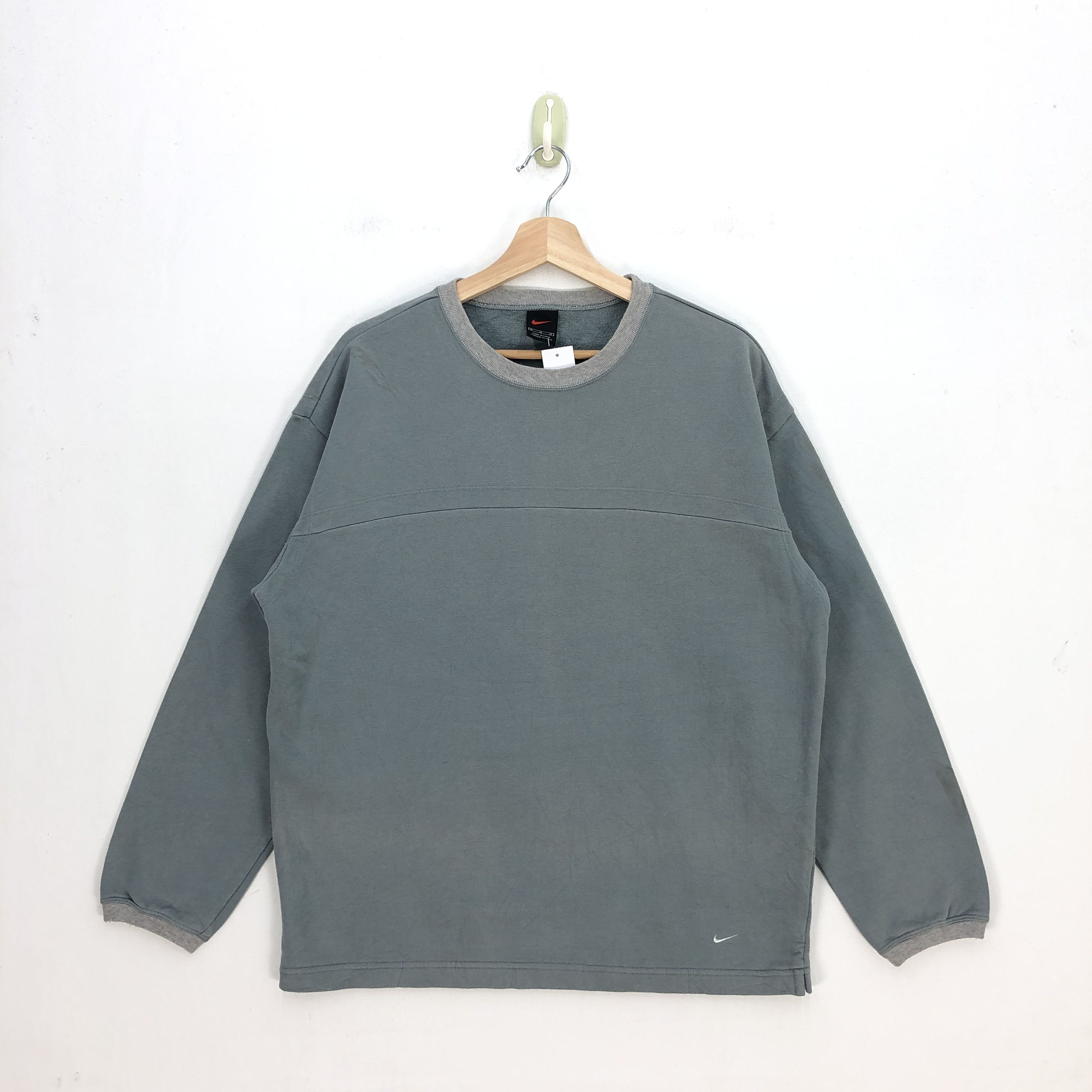 Nike × Vintage Vintage Nike Sweatshirt Nike Swoosh Sweater Jumper Size US L / EU 52-54 / 3 - 1 Thumbnail