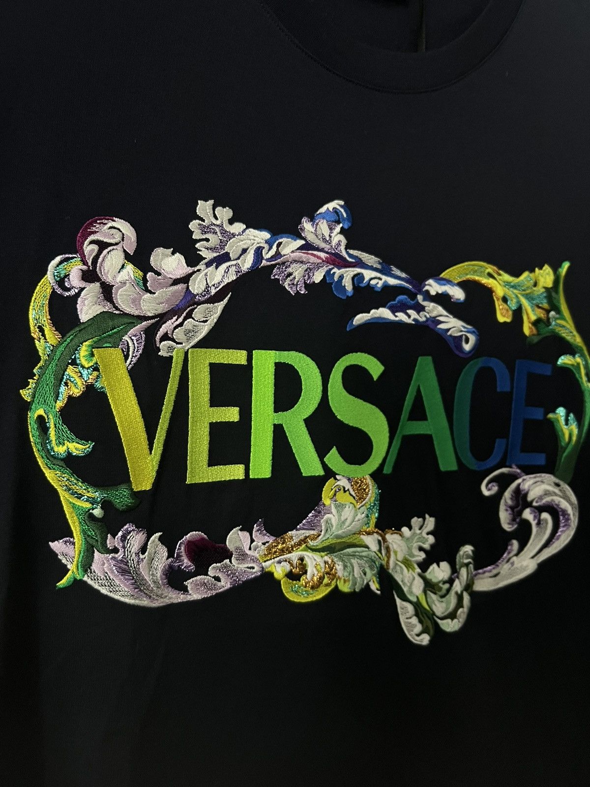 Versace VERSACE Embroidered T Shirt Size US L / EU 52-54 / 3 - 3 Thumbnail