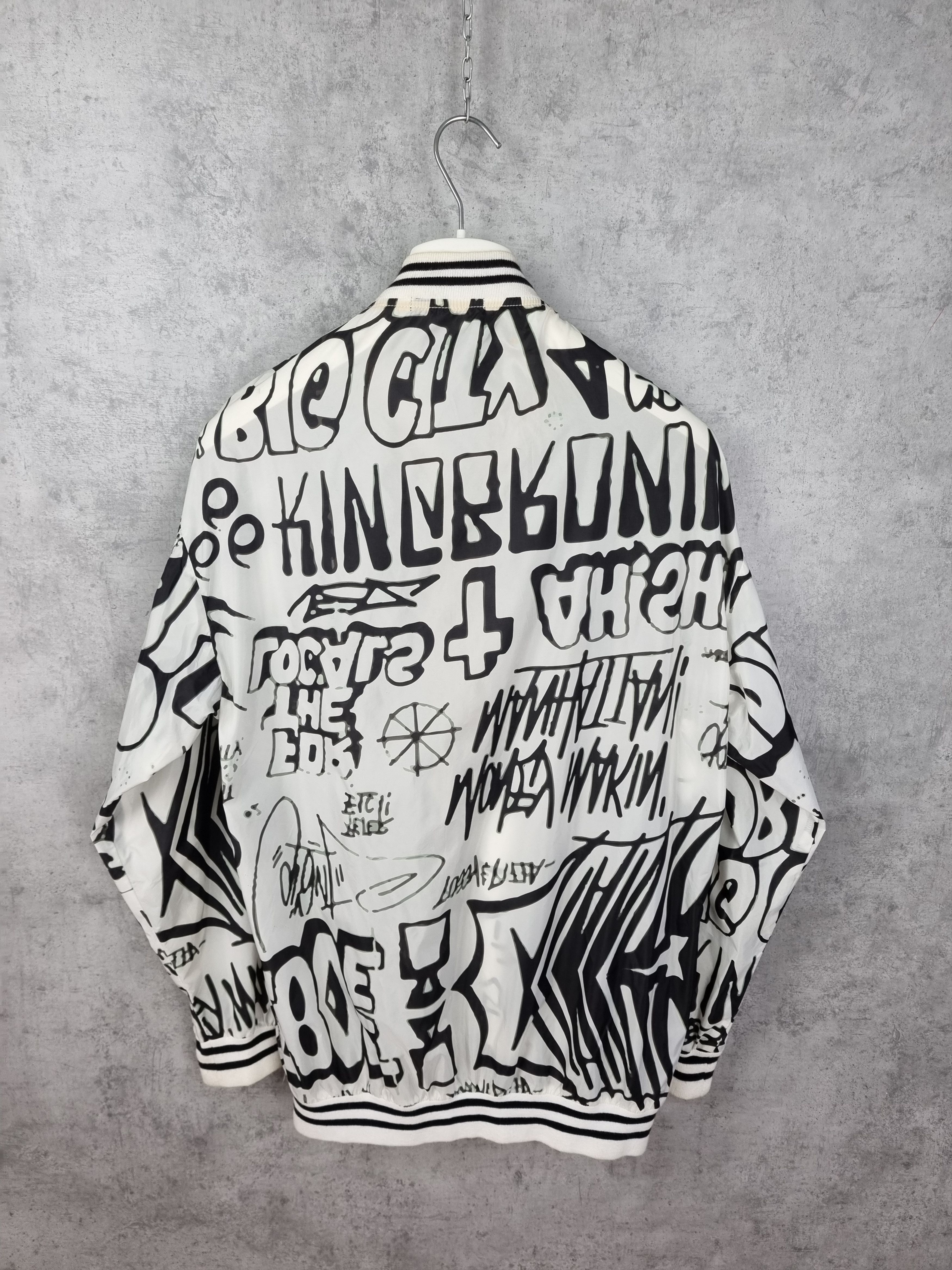 Japanese Brand Vintage Street Art Print Nylon light fabrics jacket Size US L / EU 52-54 / 3 - 18 Thumbnail