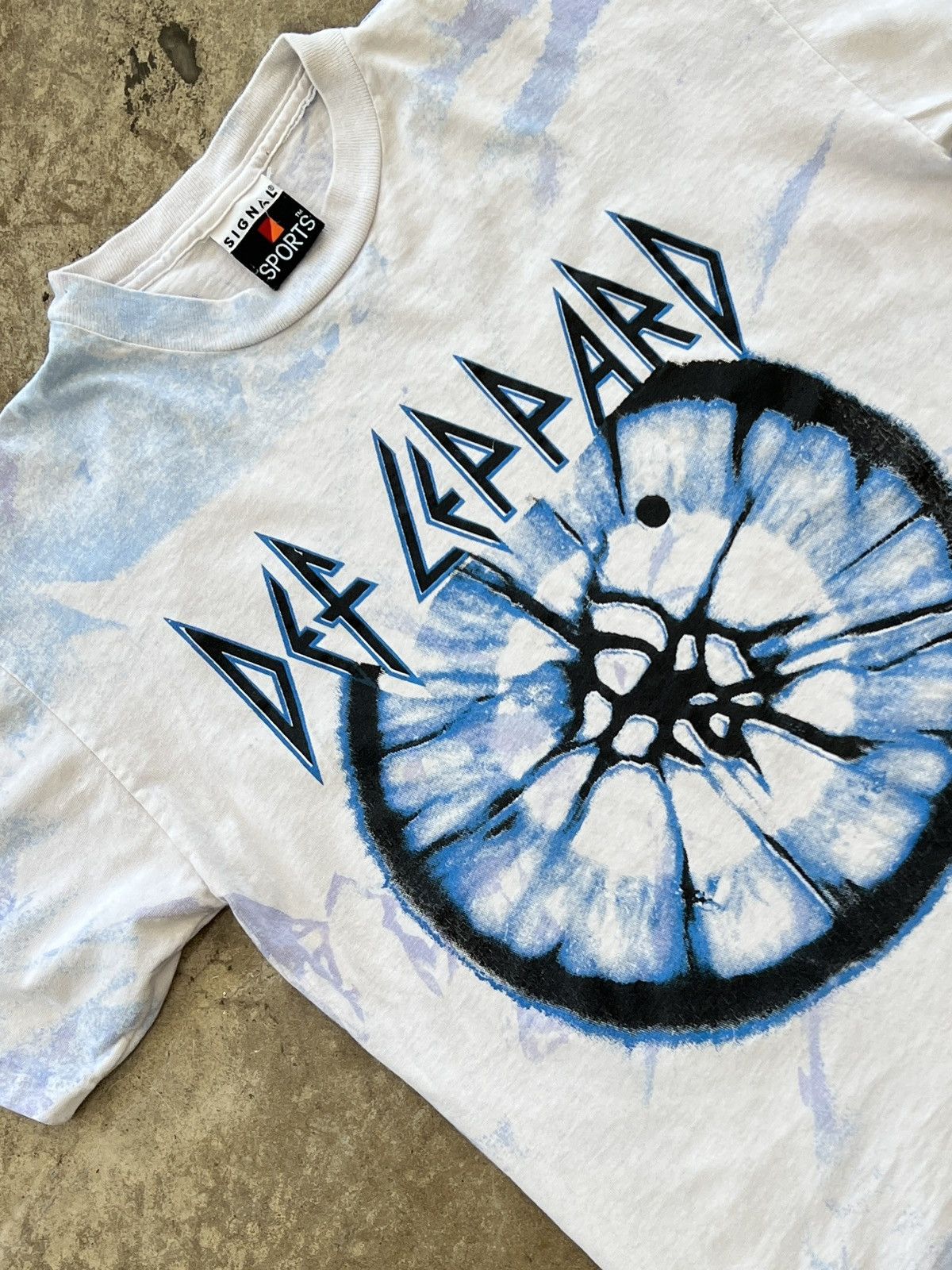 Band Tees Vintage 1992 Def Leppard Adrenalize Tour Bootleg Tee Medium Size US M / EU 48-50 / 2 - 1 Thumbnail