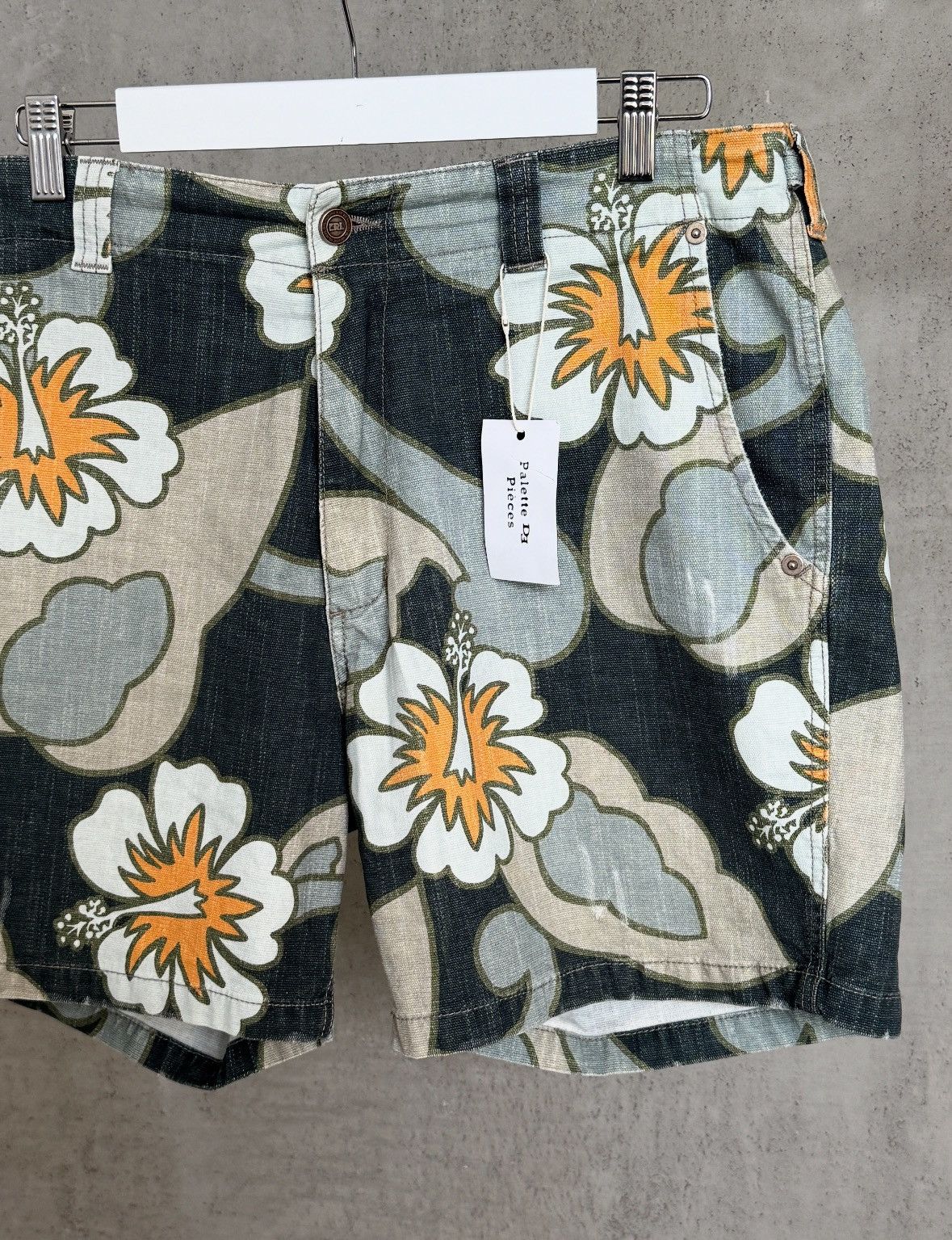 ERL ERL Cargo Hibiscus Print Shorts SS23 Size US 32 / EU 48 - 4 Thumbnail