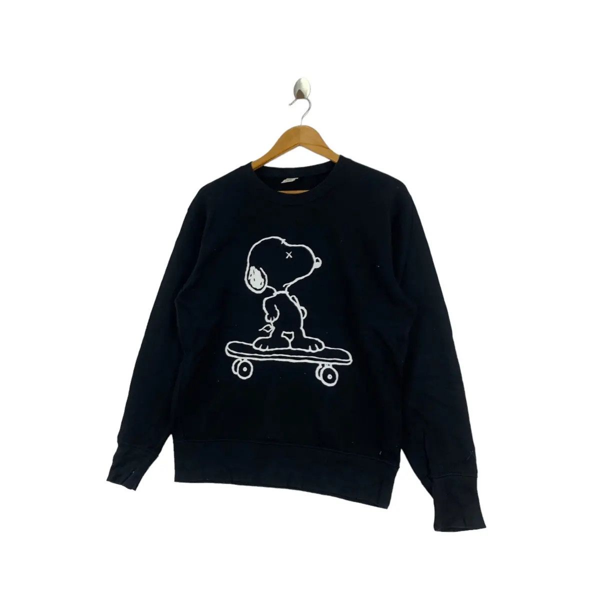 Kaws × Peanuts × Uniqlo UT x KAWS x PEANUTS Snoopy Character With Skateboard Print Size US M / EU 48-50 / 2 - 6 Thumbnail
