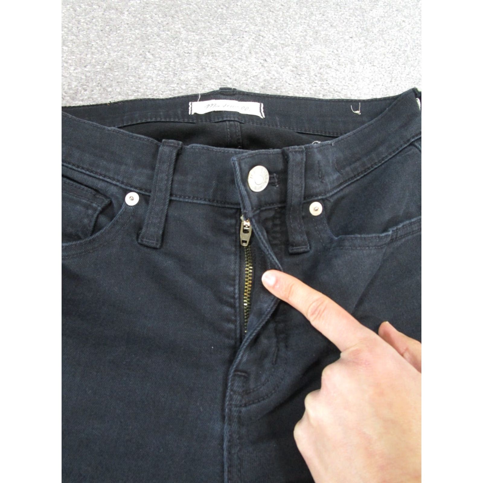Madewell Madewell Jeans Skinny Black Denim 25 Regular Rise 9" Zip Pockets Womens Modern 2010s Size 42" / US 20 - 4 Thumbnail